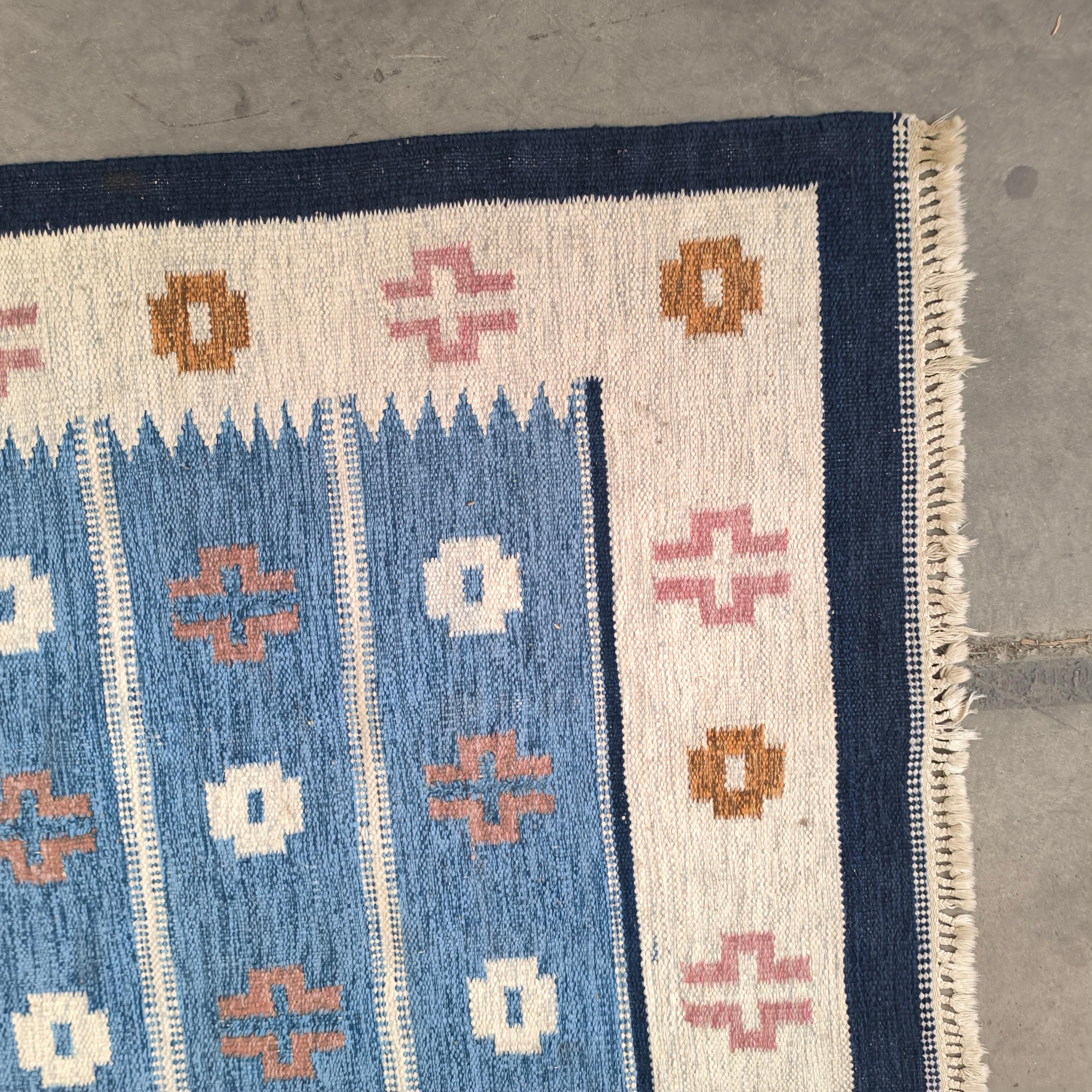Tappeto scandinavo Rollakan tessuto a mano a trama piatta, firmato GS metà del XX secolo in vendita 5