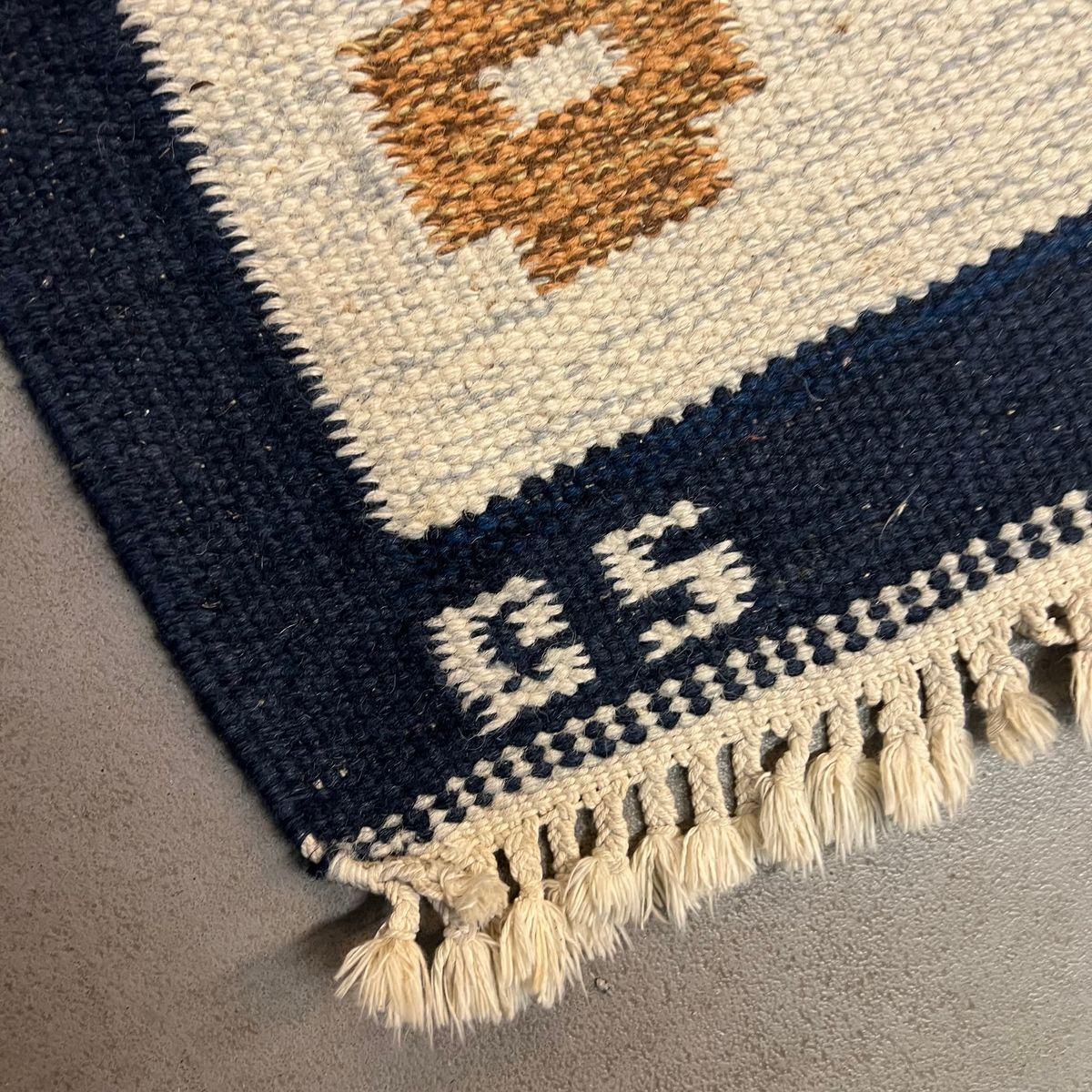 Tappeto scandinavo Rollakan tessuto a mano a trama piatta, firmato GS metà del XX secolo in vendita 10
