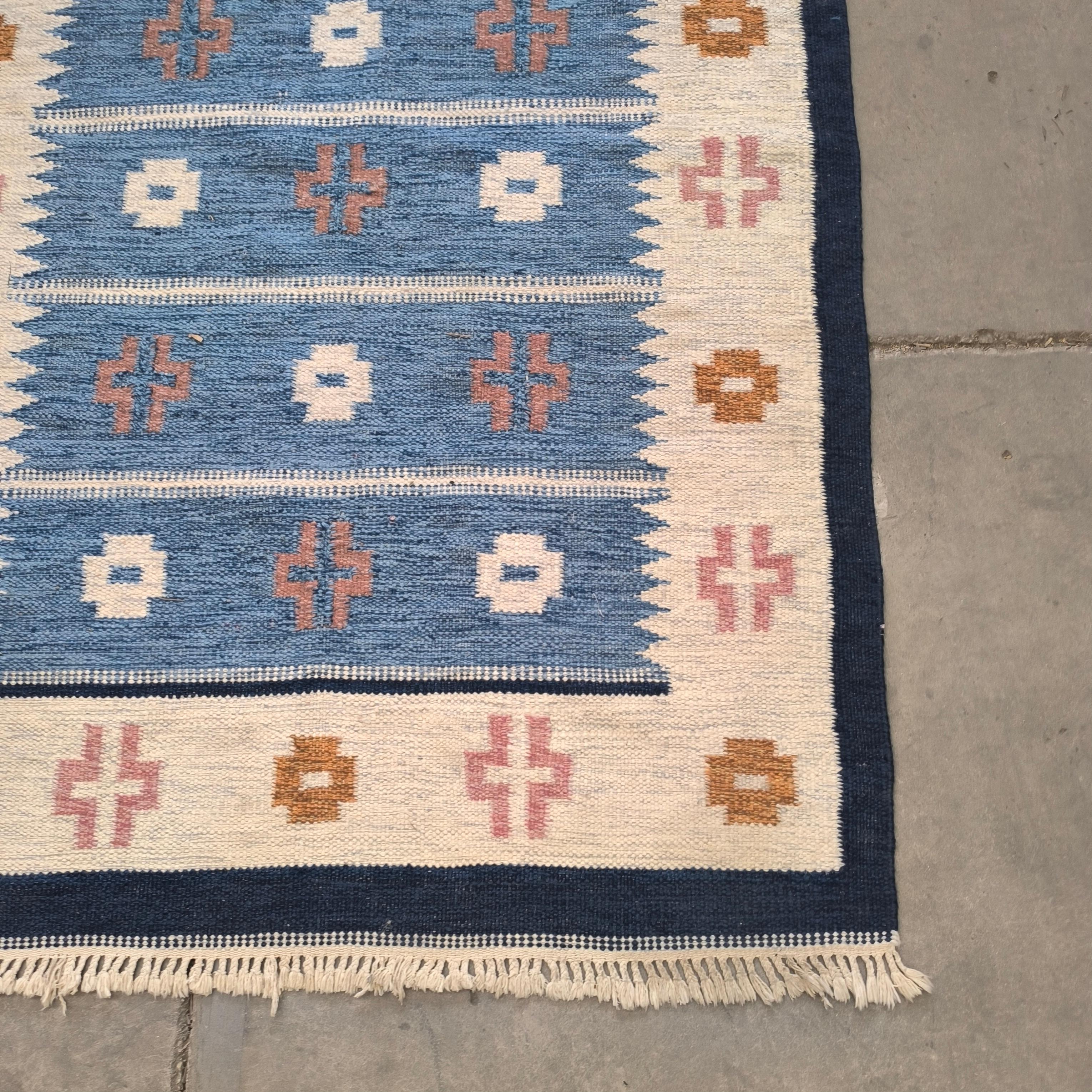 Tappeto scandinavo Rollakan tessuto a mano a trama piatta, firmato GS metà del XX secolo in vendita 2