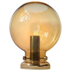 Skandinavische Hans-Agne Jakobsson-Tischlampe aus gelbem Glas und vergoldetem Messing, 1960er Jahre