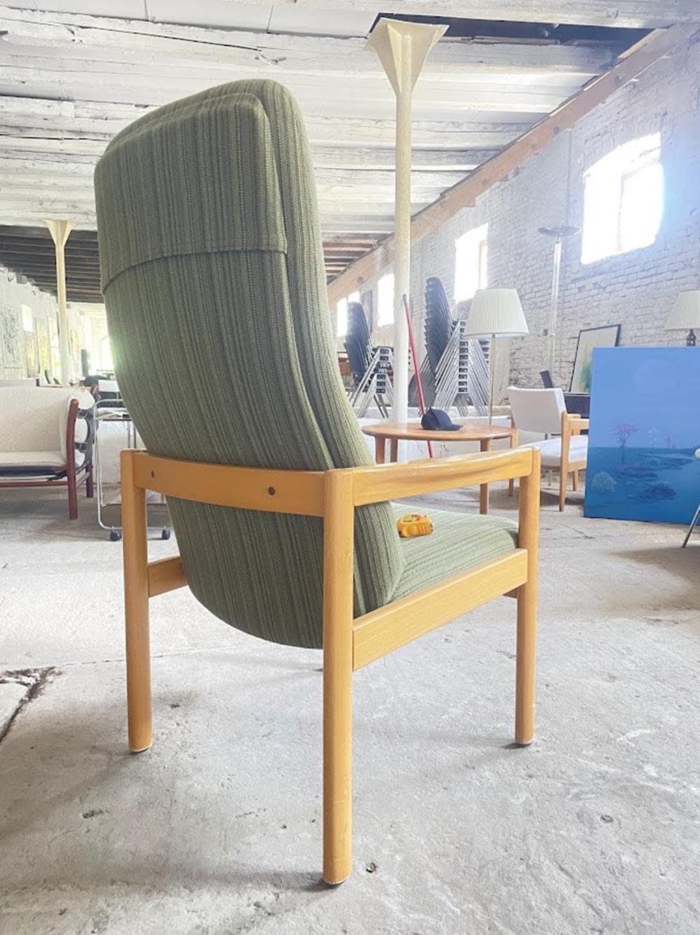 Chaise longue scandinave à dossier haut en vente 7