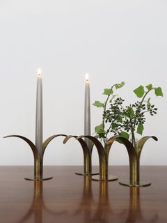 Candelabro escandinavo Ivar Alenius Björk Liljan de latón para Ystad Metal años 40
