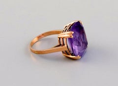 Scandinavian Jeweler, Art Deco Ring in 18 Carat Gold Adorned with Amethyst