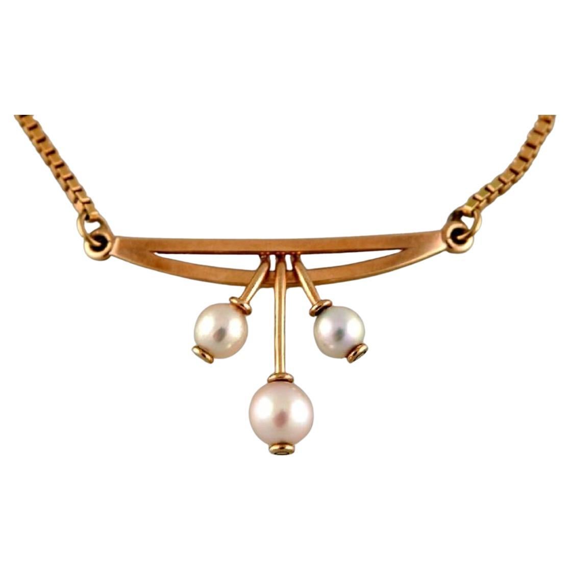 Scandinavian Jeweler, Modernist Necklace in 14 Carat Gold For Sale