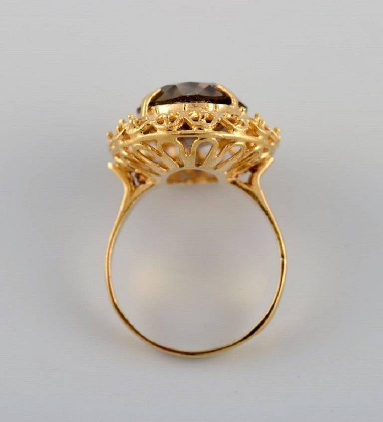 Skandinavischer Juwelier, Vintage-Ring aus 18 Karat Gold mit rauchigem Bergkristall (Ovalschliff) im Angebot