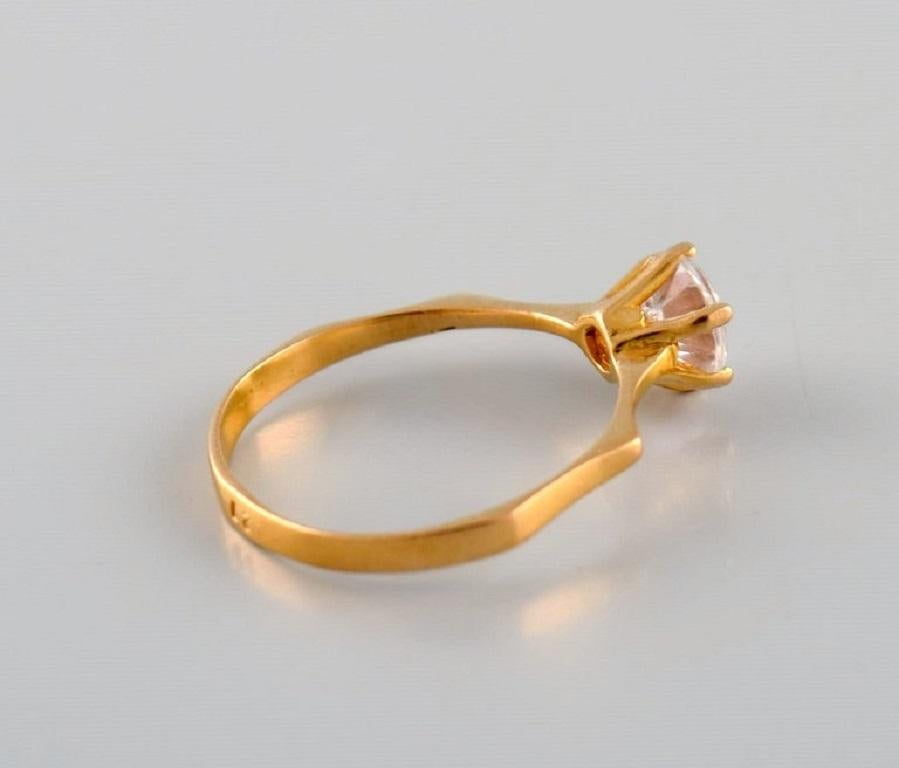 Skandinavischer Juwelier, Vintage-Ring aus 21 Karat Gold, mit Brillanten verziert (Brillantschliff) im Angebot