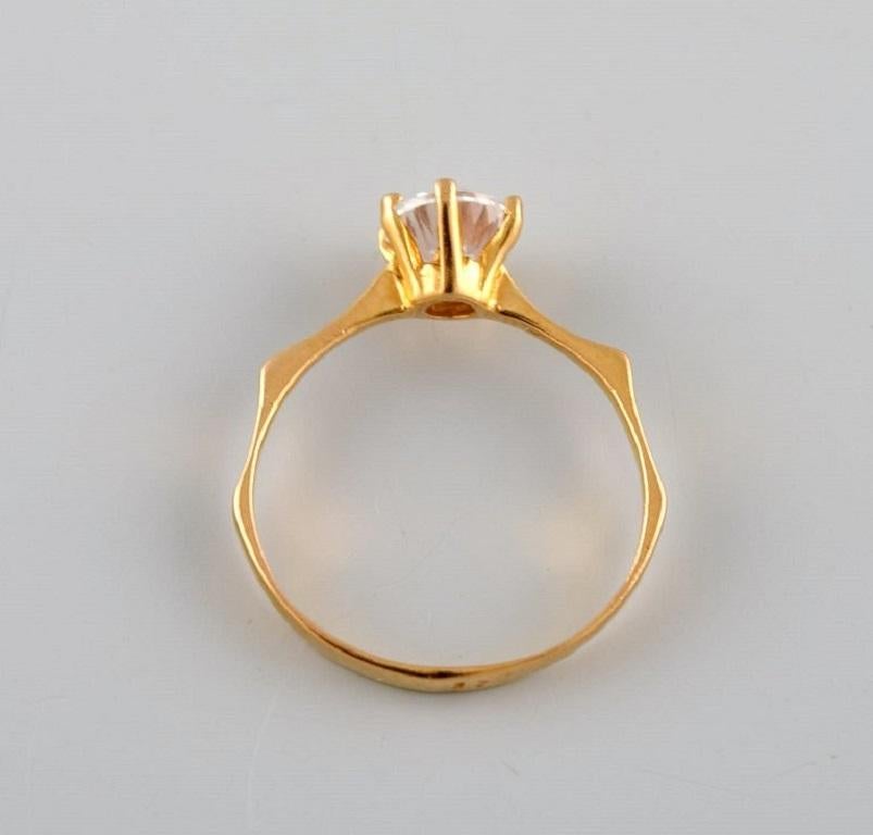 Bijoutier scandinave, bague vintage en or 21 carats ornée de diamants brillants Excellent état - En vente à bronshoj, DK