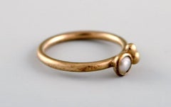 Scandinavian Jeweler, Vintage Ring in 8 Carat Gold Adorned with Cultured Pearl