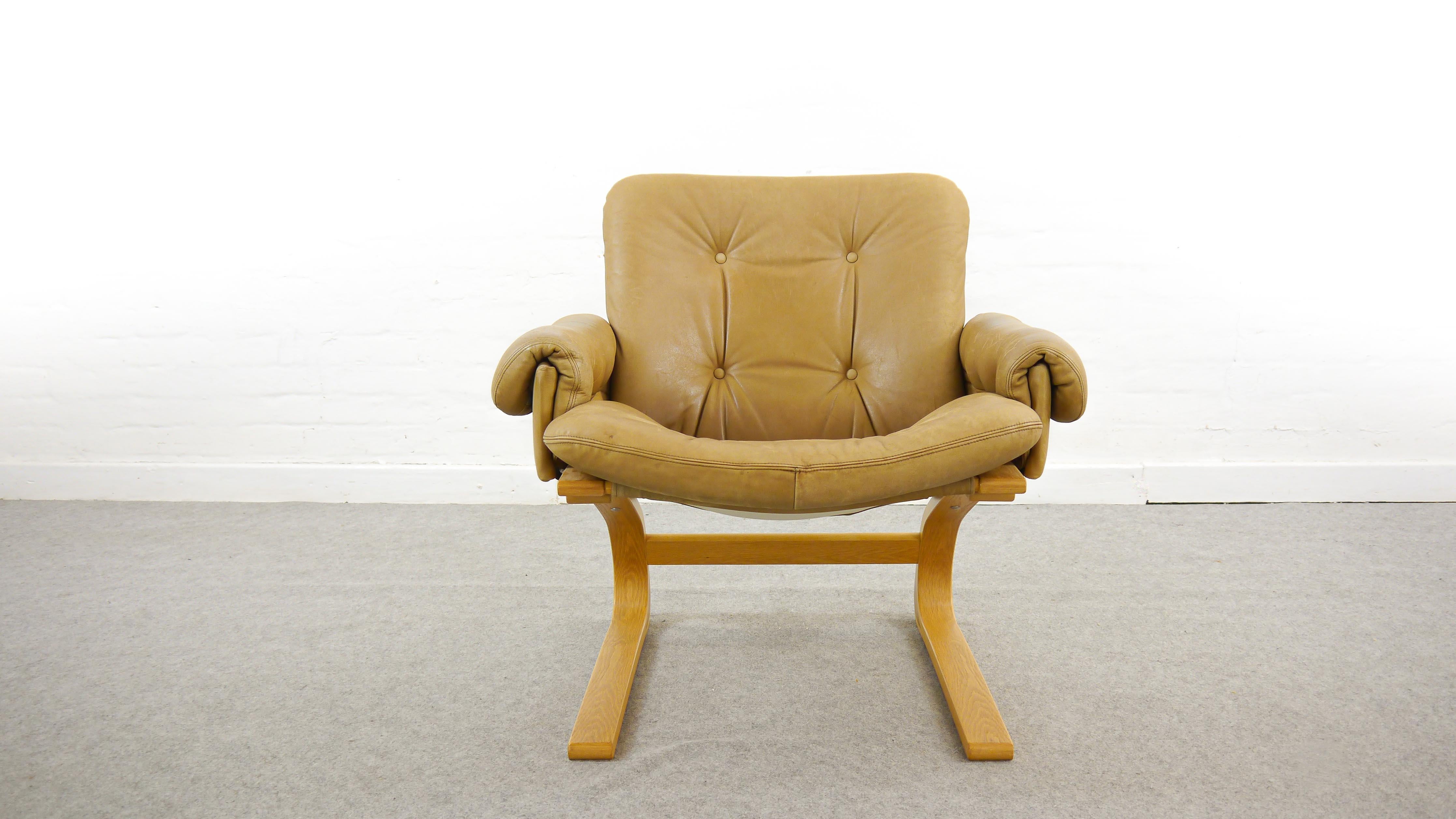 Scandinave moderne Fauteuil scandinave Kengu Easy Chair en cuir Brown par Solheim pour Rykken, Norvège en vente