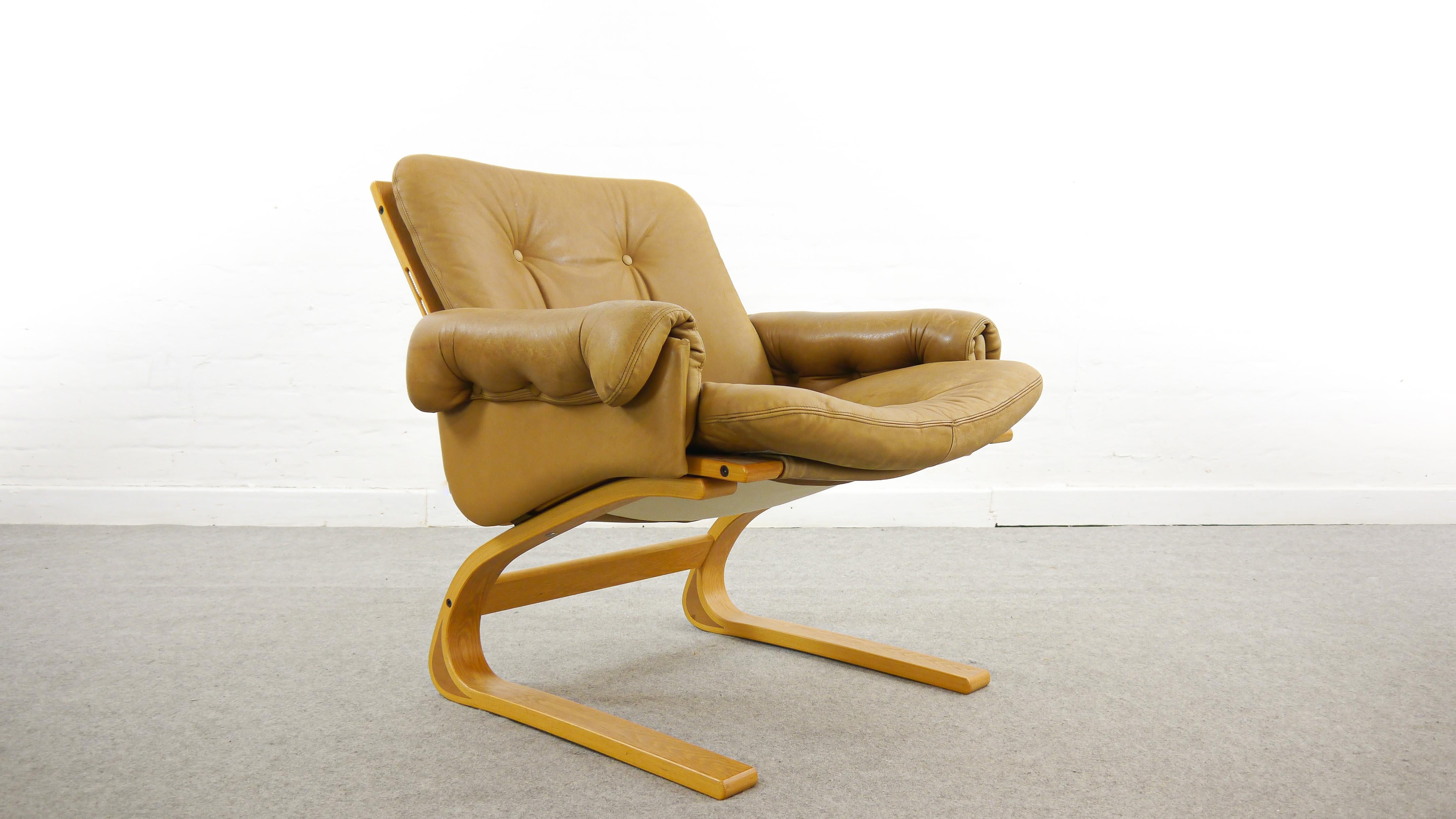 Fauteuil scandinave Kengu Easy Chair en cuir Brown par Solheim pour Rykken, Norvège Bon état - En vente à Halle, DE