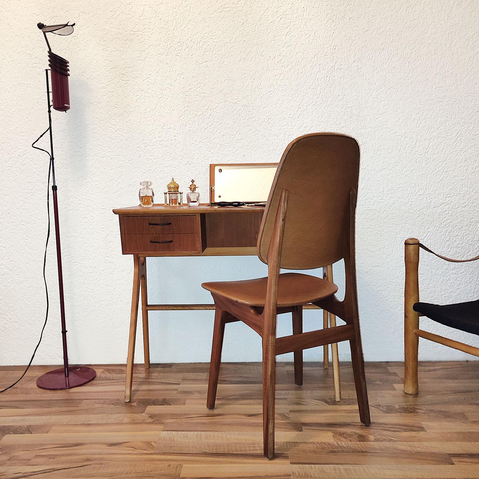 Scandinavian Lady Desk with Vanity Mirror and Chair by Sörheim Bruk, Norway In Good Condition In Bochum, NRW