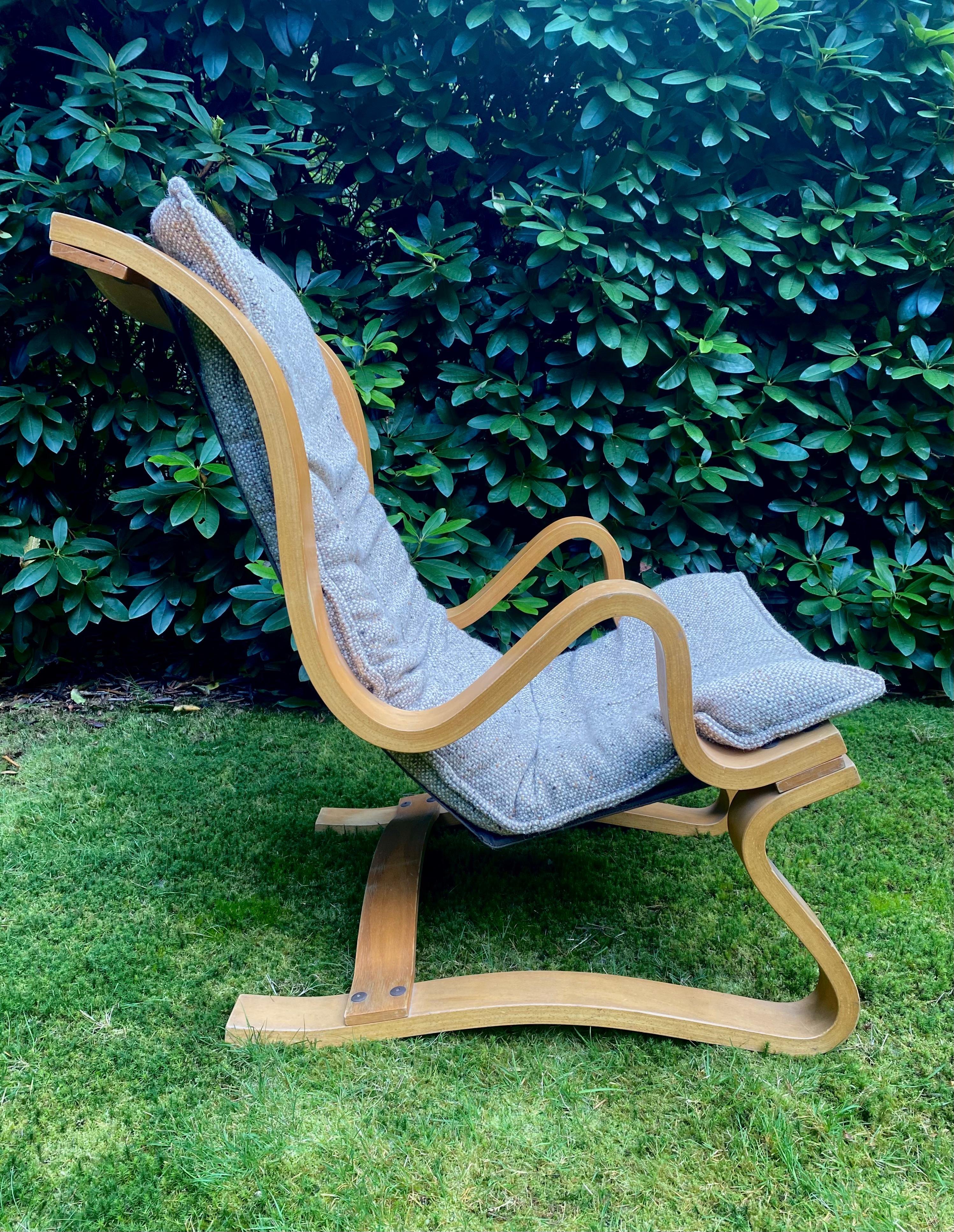 European Scandinavian Laminated Beech Lounge Chair, in Style of Alvar Aalto, ca. 1960s For Sale