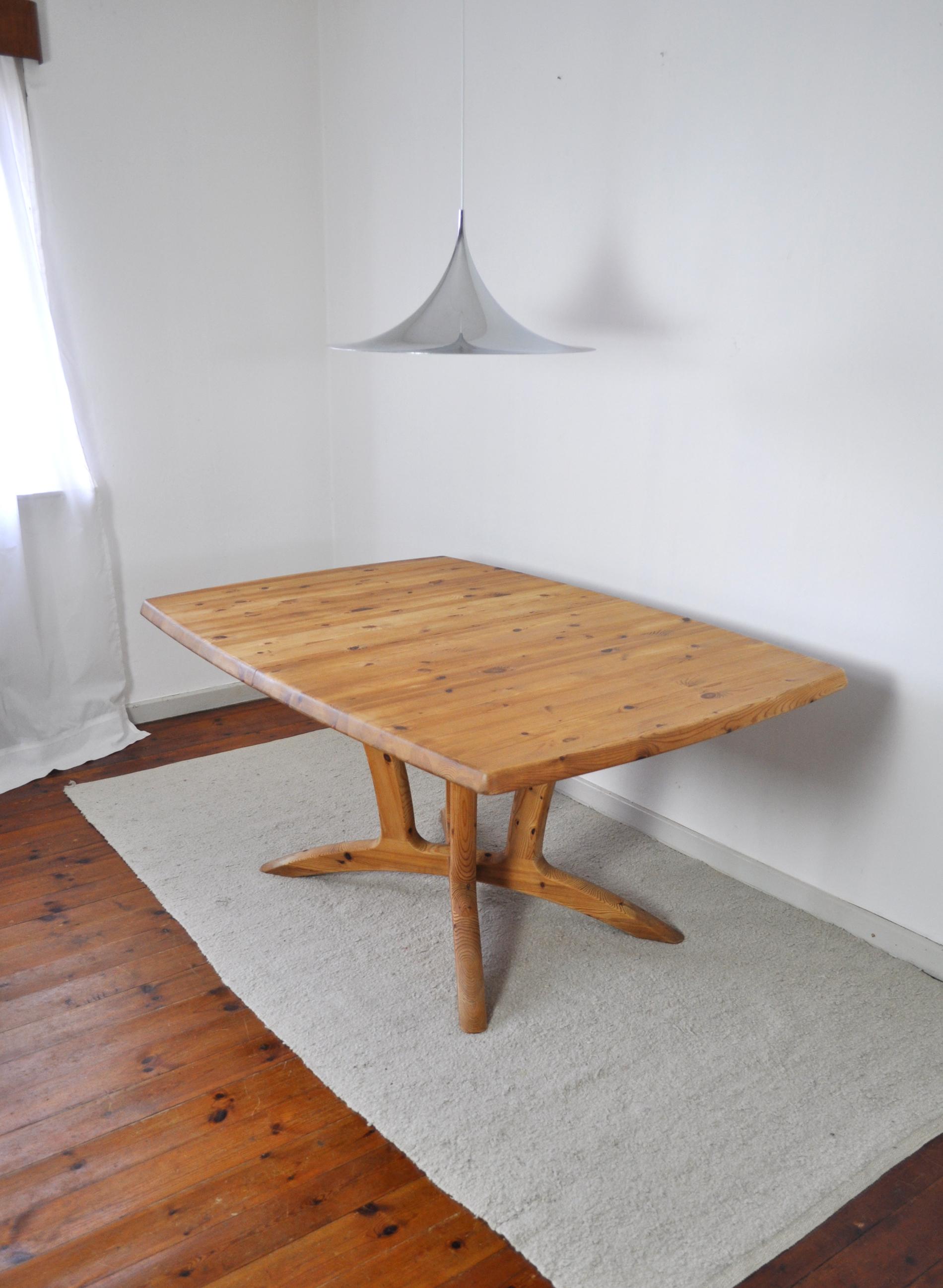 Scandinavian Large Extendable Pine Dining Table For Sale 1