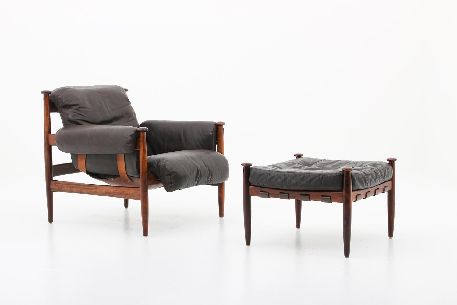 Gorgeous armchair and ottoman 