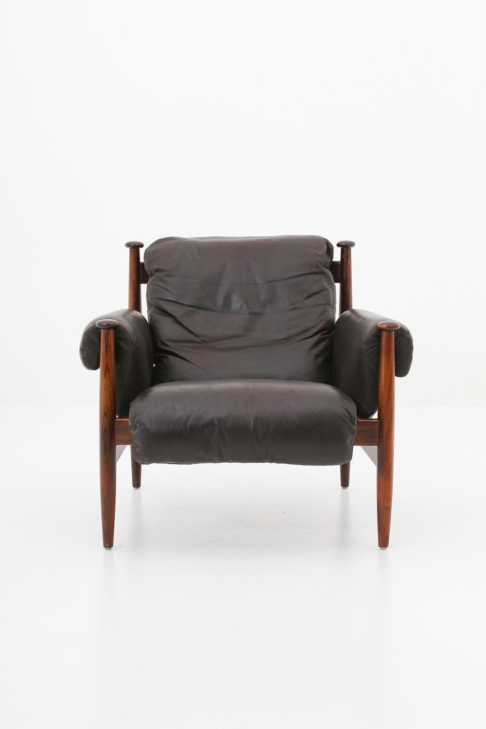 Mid-Century Modern Scandinavian Leather and Rosewood Lounge Chair 