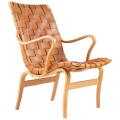 Fauteuil scandinave en cuir "Eva" de Bruno Mathsson