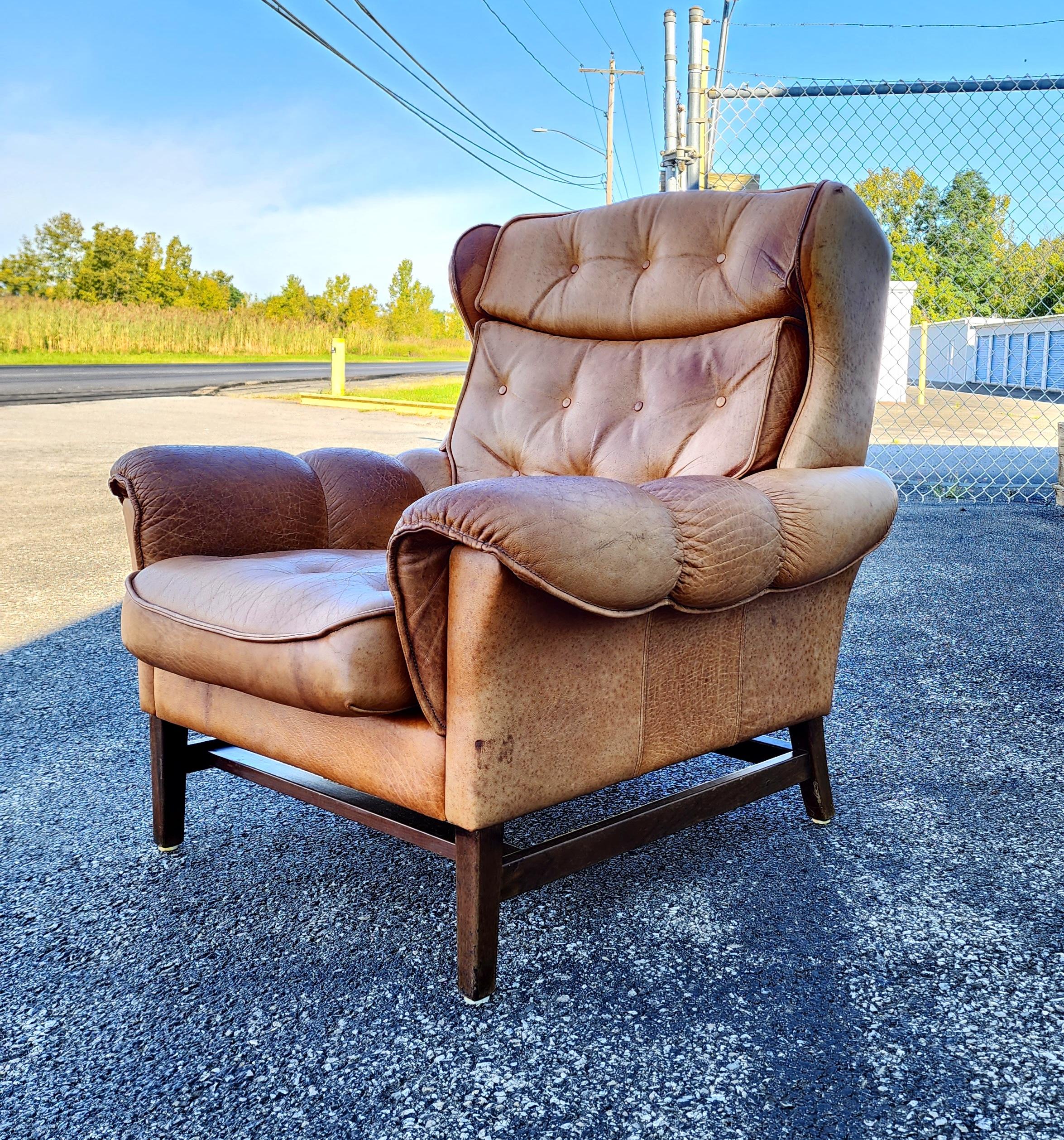 leather loung chair