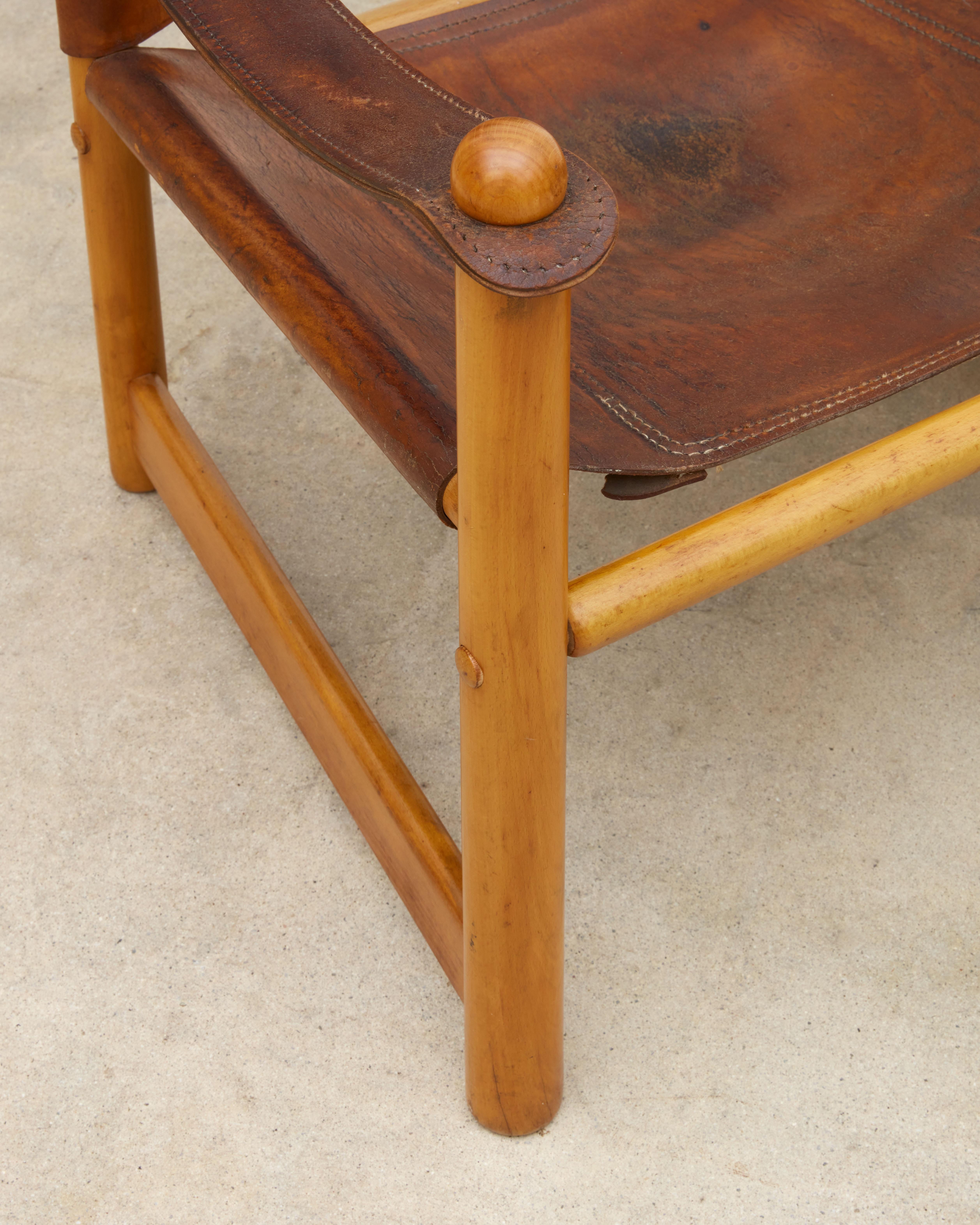 Metallo Sedia a fionda scandinava in pelle in vendita