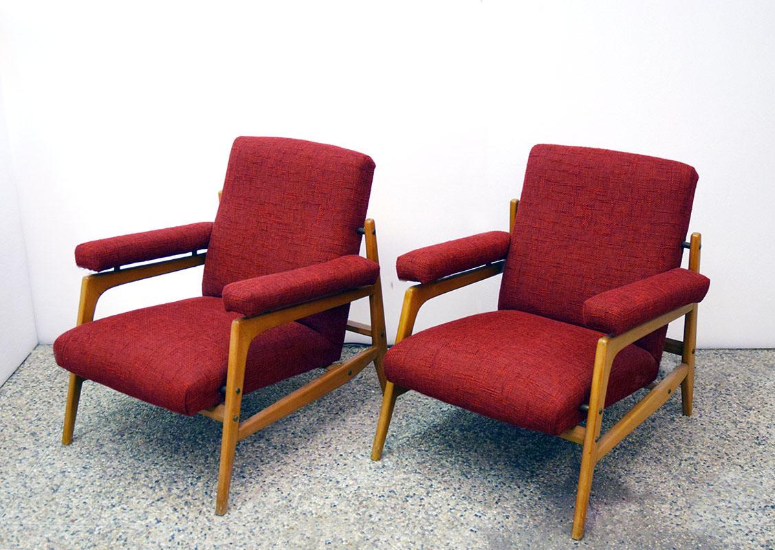 Skandinavisches Wohnzimmerset mit zwei Sesseln und einem Sofa, 1960er-Jahre  im Angebot 1