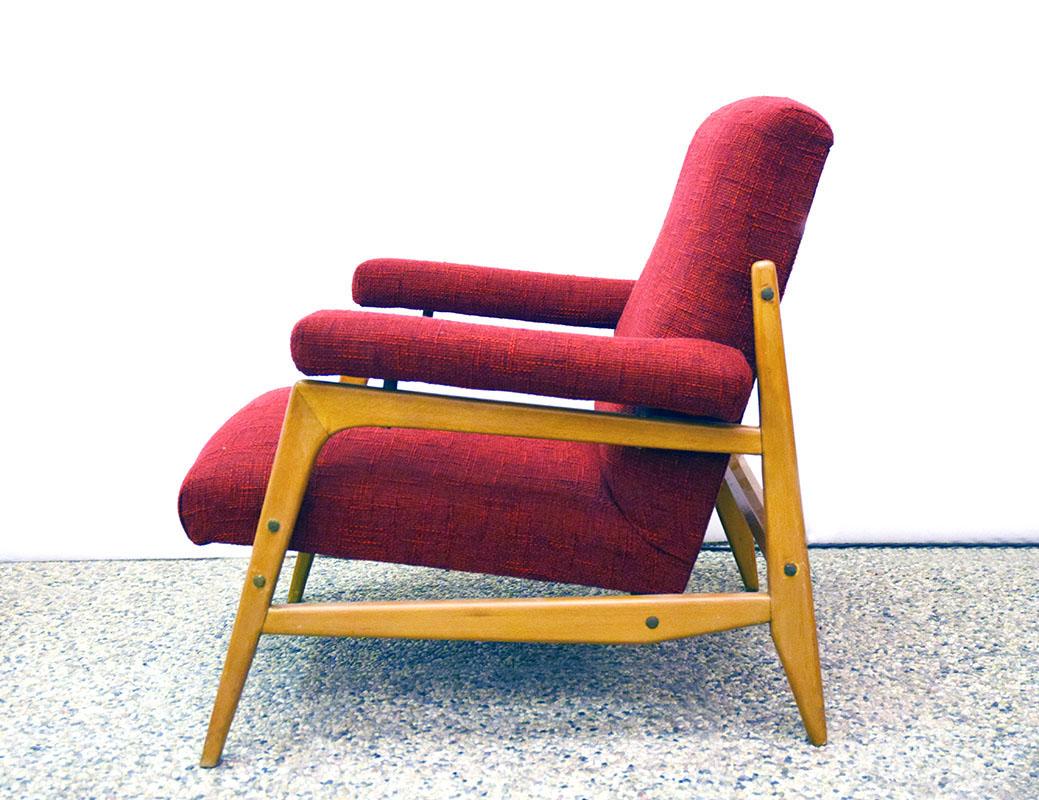 Ensemble de salon scandinave avec deux fauteuils et un canapé, années 1960  en vente 2