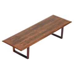Mesa de centro escandinava de forma alargada en madera de palisandro Dinamarca 1960