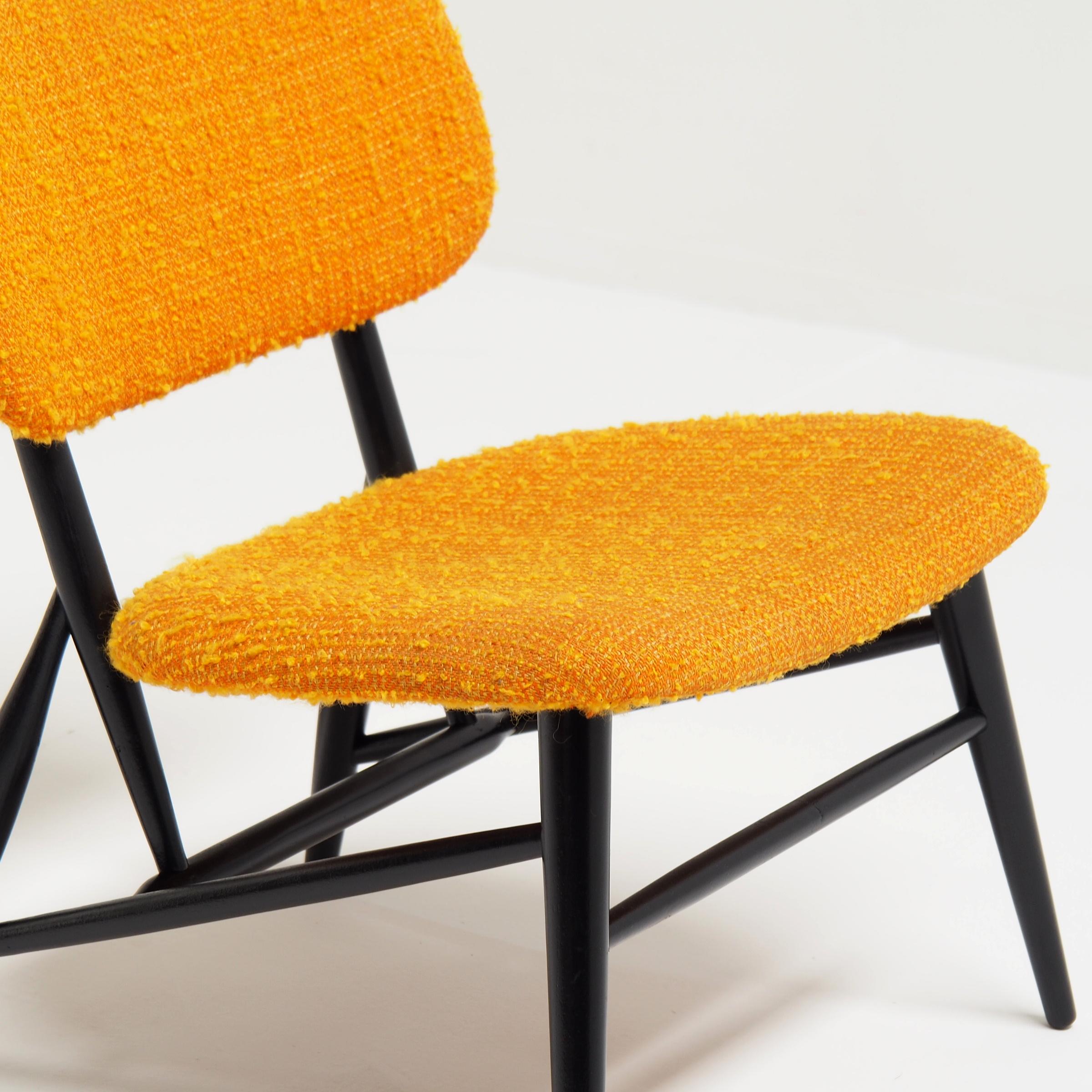 Metà XX secolo Sedia da salotto scandinava della metà degli anni '50 con una struttura straordinaria in vendita