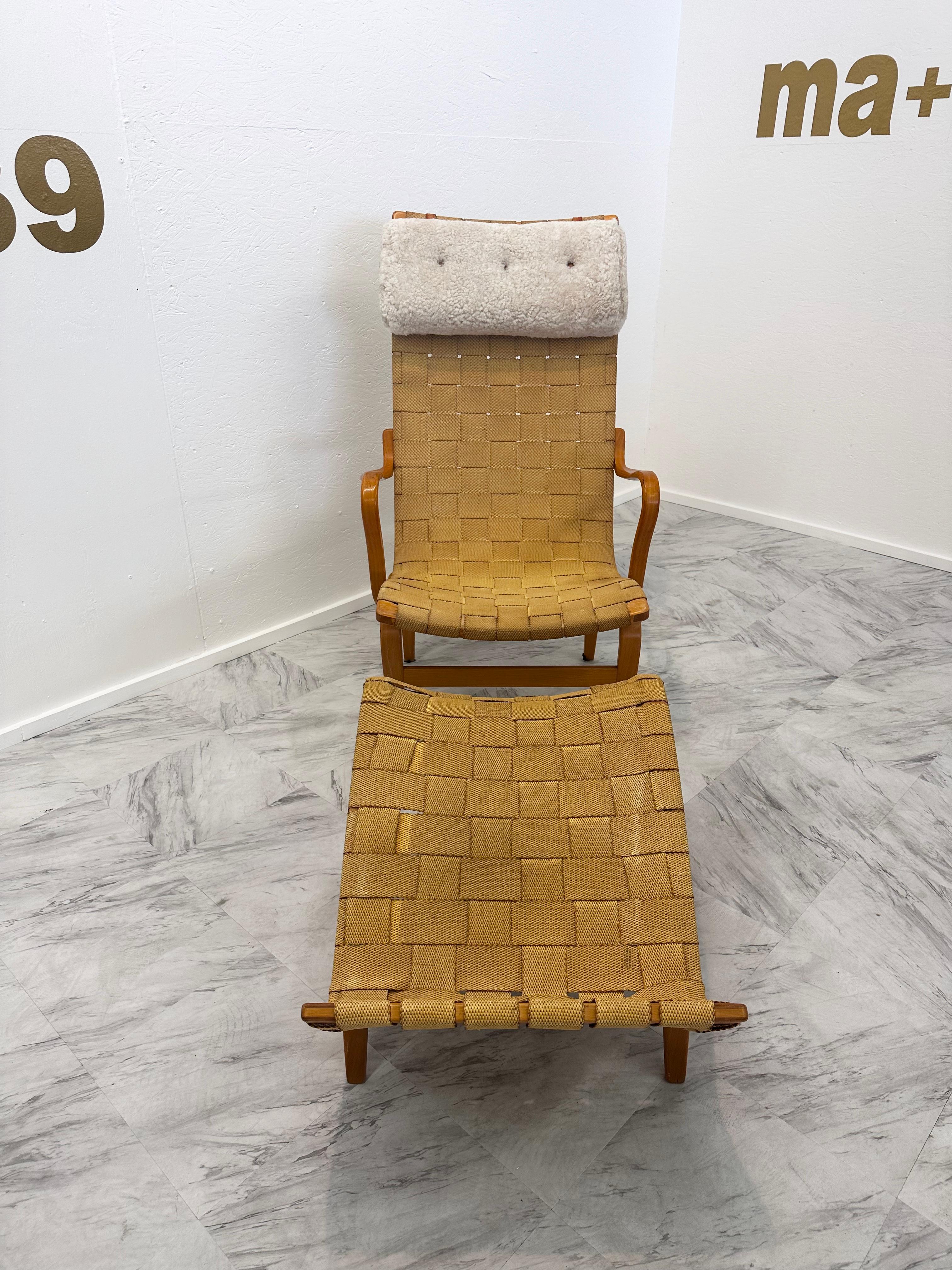 Mid-20th Century Scandinavian Lounge Chair 