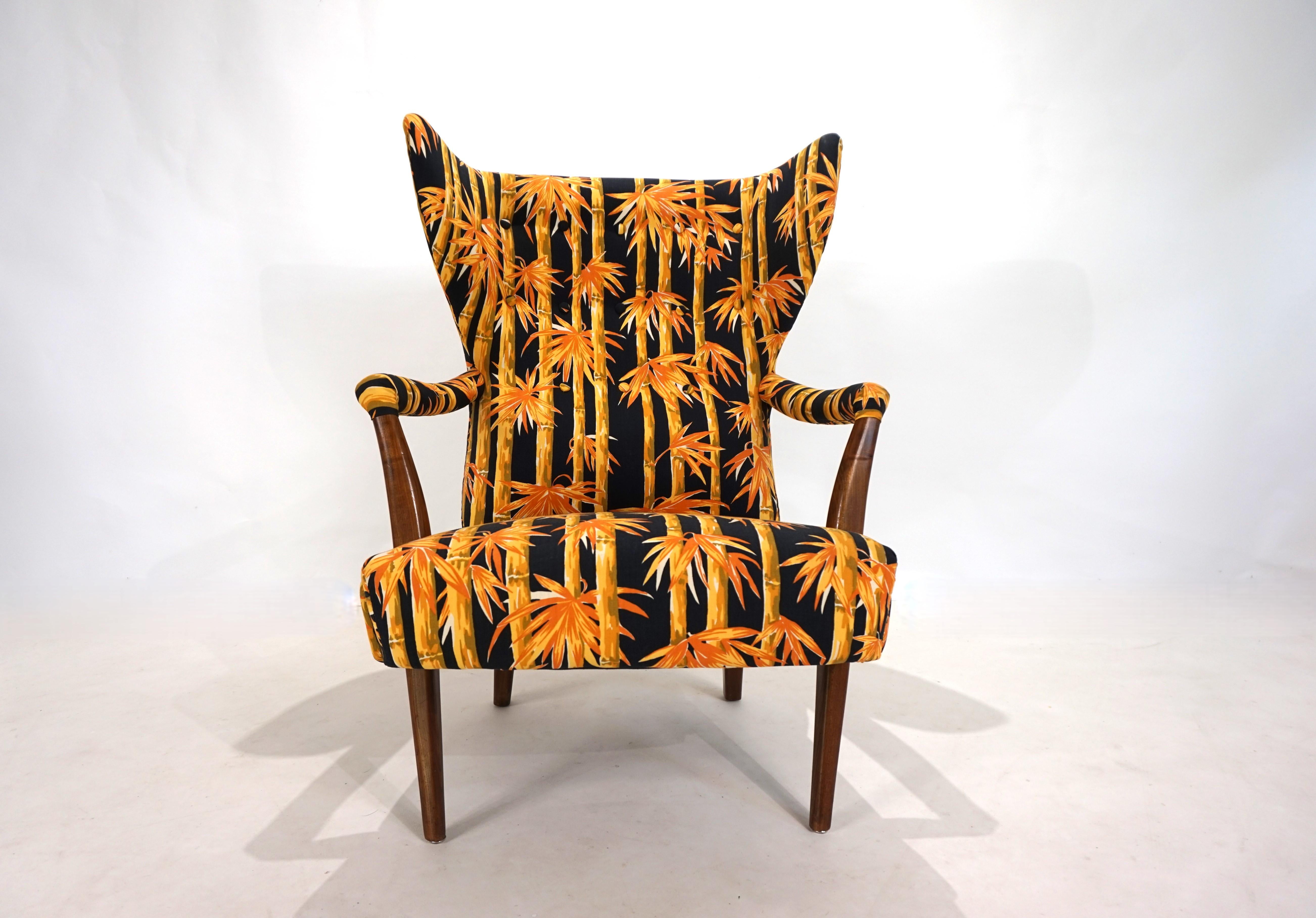 Danish Scandinavian lounge chair Wingchair, 1960 For Sale