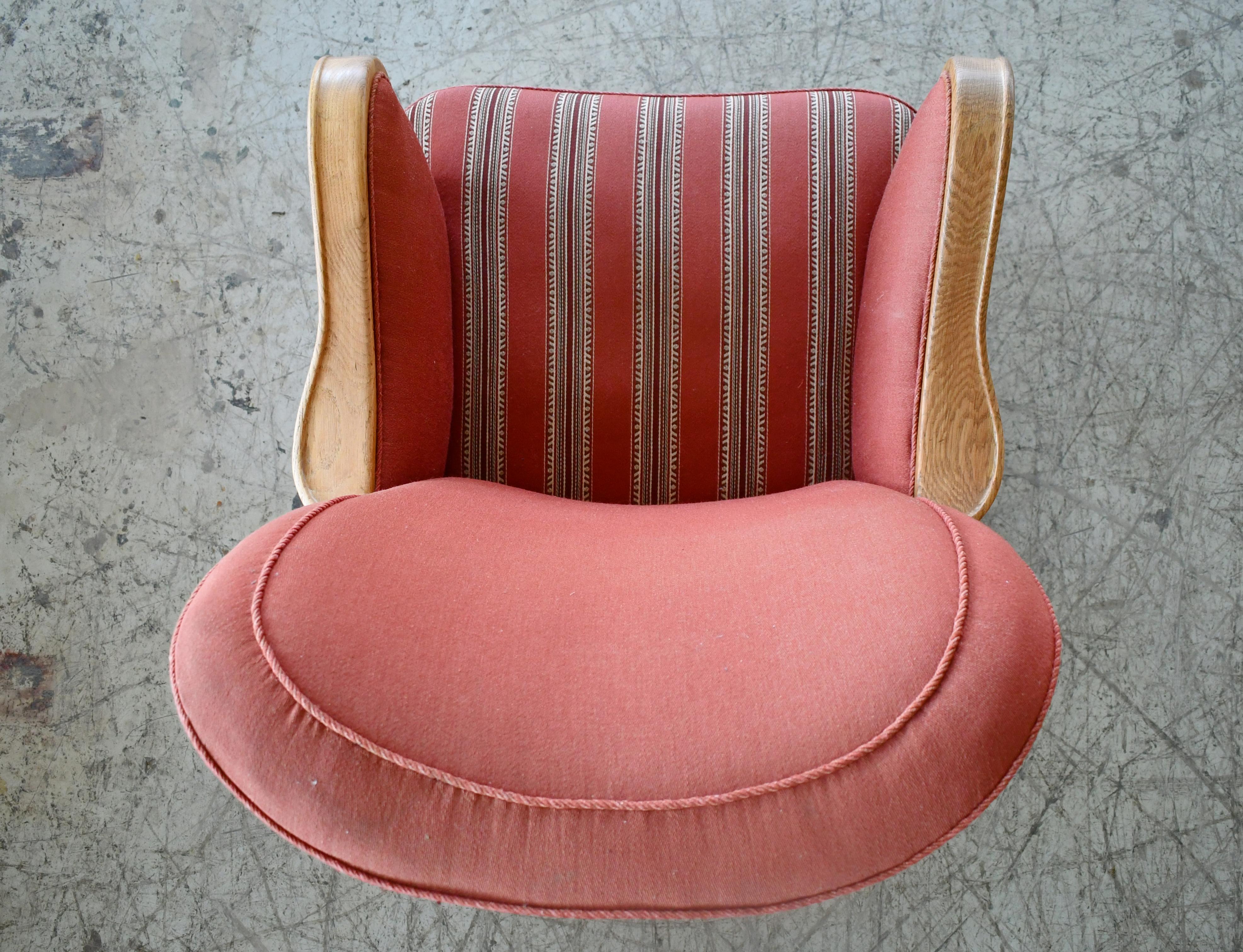 Silla de salón escandinava con reposabrazos y base de roble Lana bicolor, años 40 en venta 4