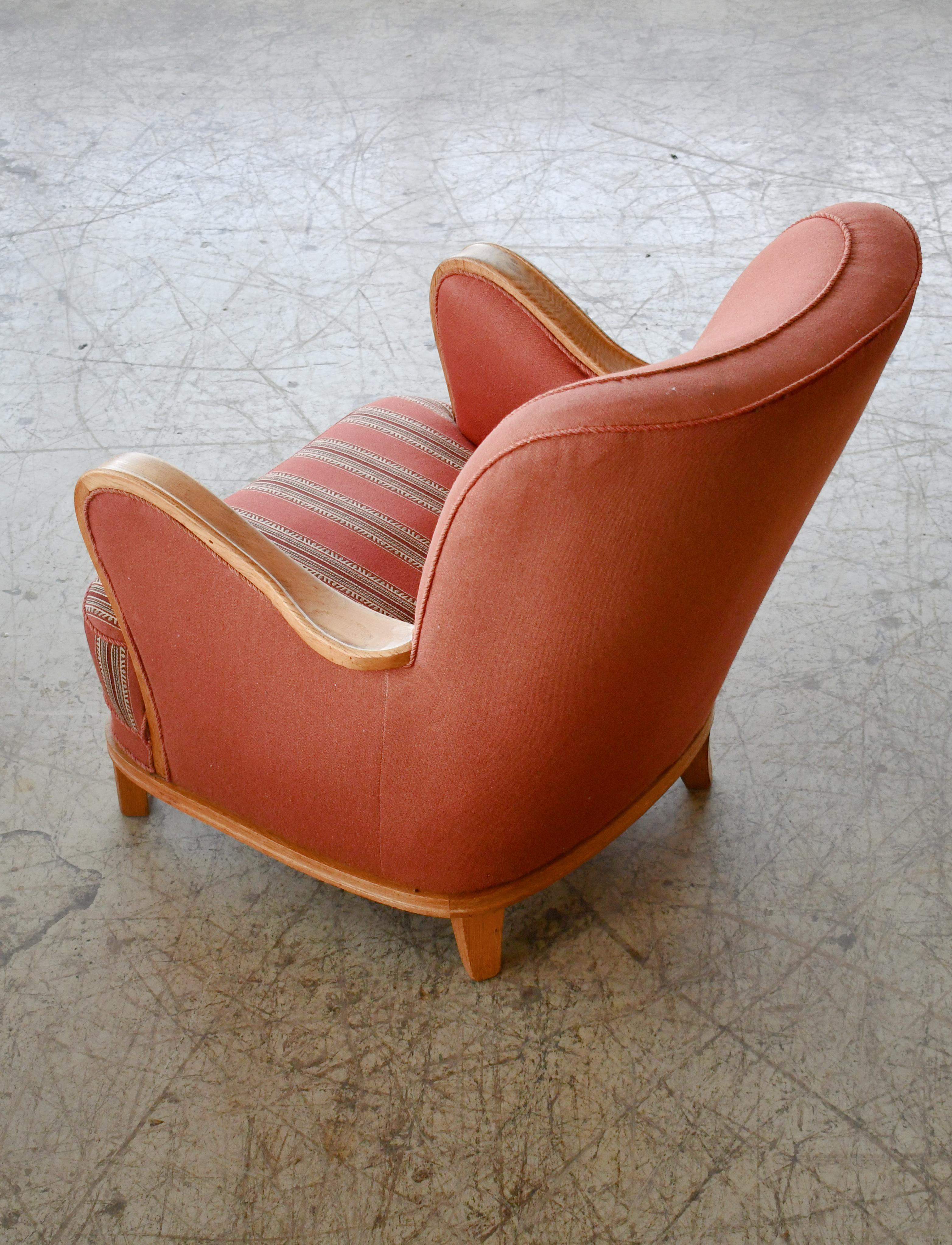 Scandinavian Lounge Chair with Oak Armrest and Base Two-Tone Wool, 1940's For Sale 6