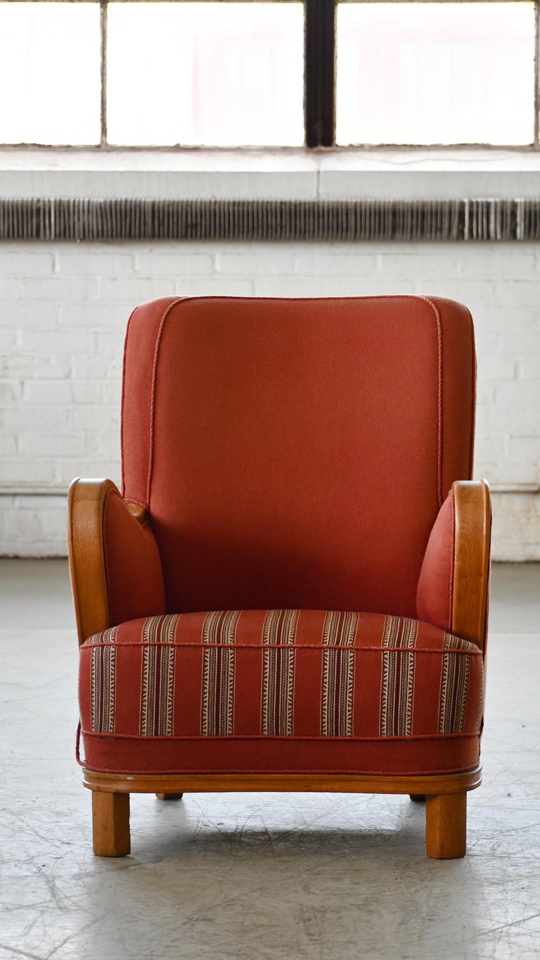 Scandinavian Lounge Chair with Oak Armrest and Base Two-Tone Wool