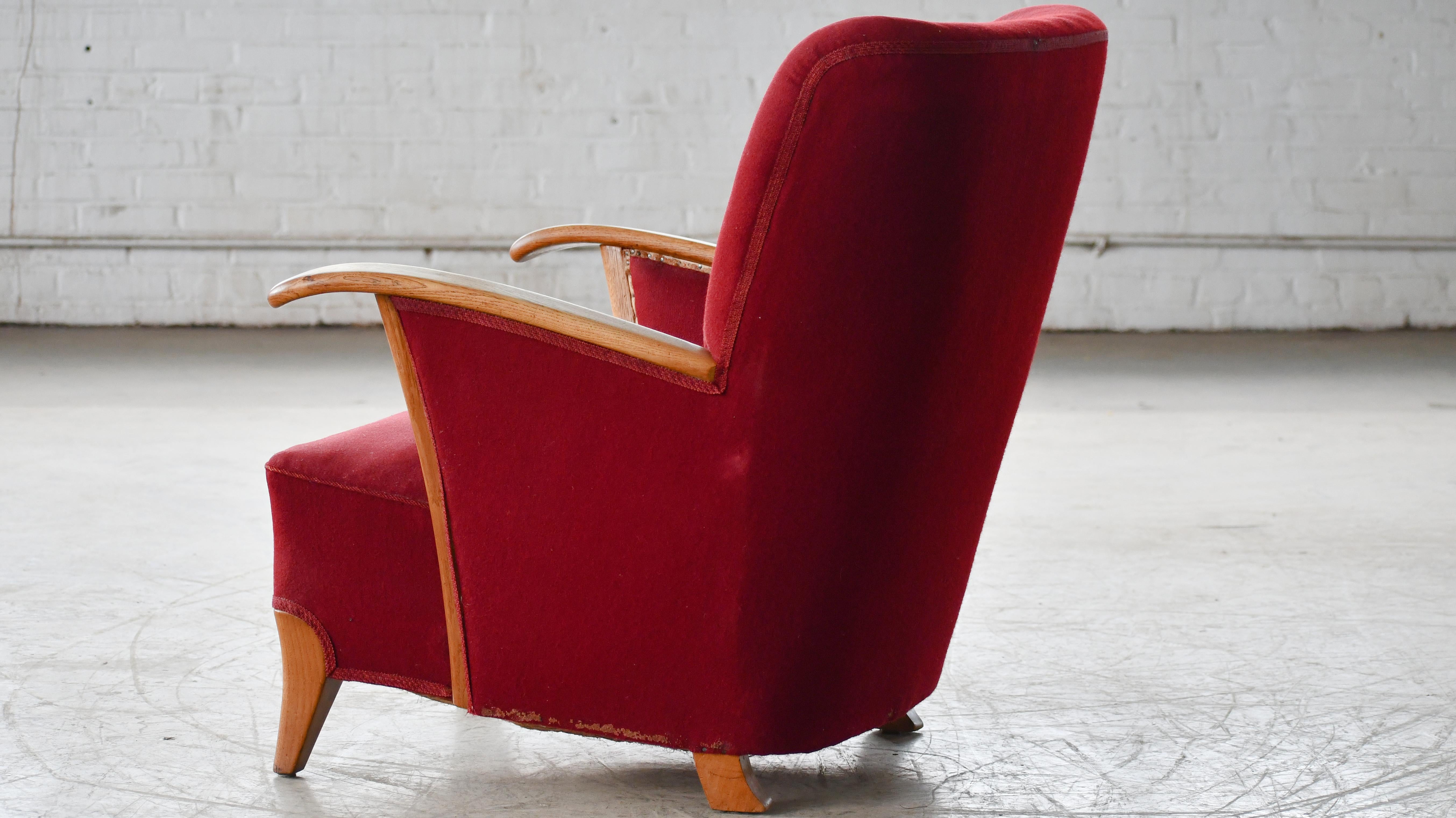 Scandinavian Lounge Chair with Oak Armrest Conical Legs Red Wool, 1940's  For Sale 4