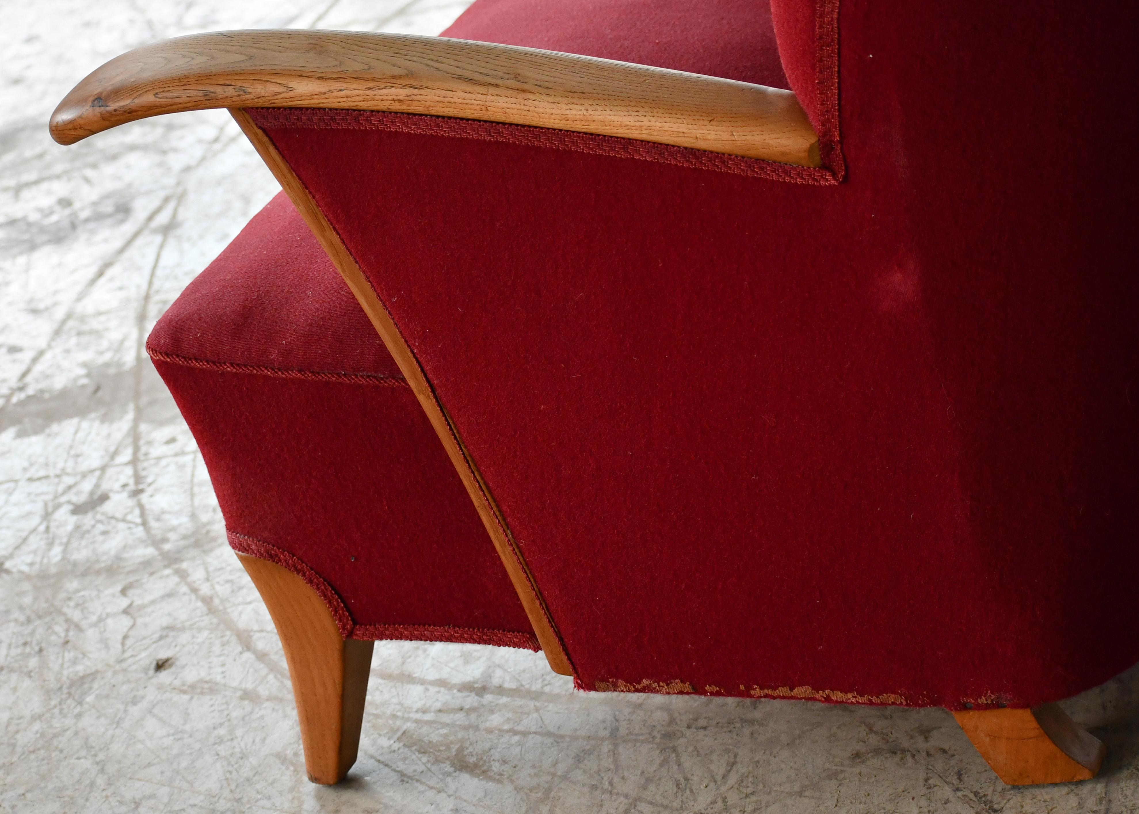 Scandinavian Lounge Chair with Oak Armrest Conical Legs Red Wool, 1940's  For Sale 5
