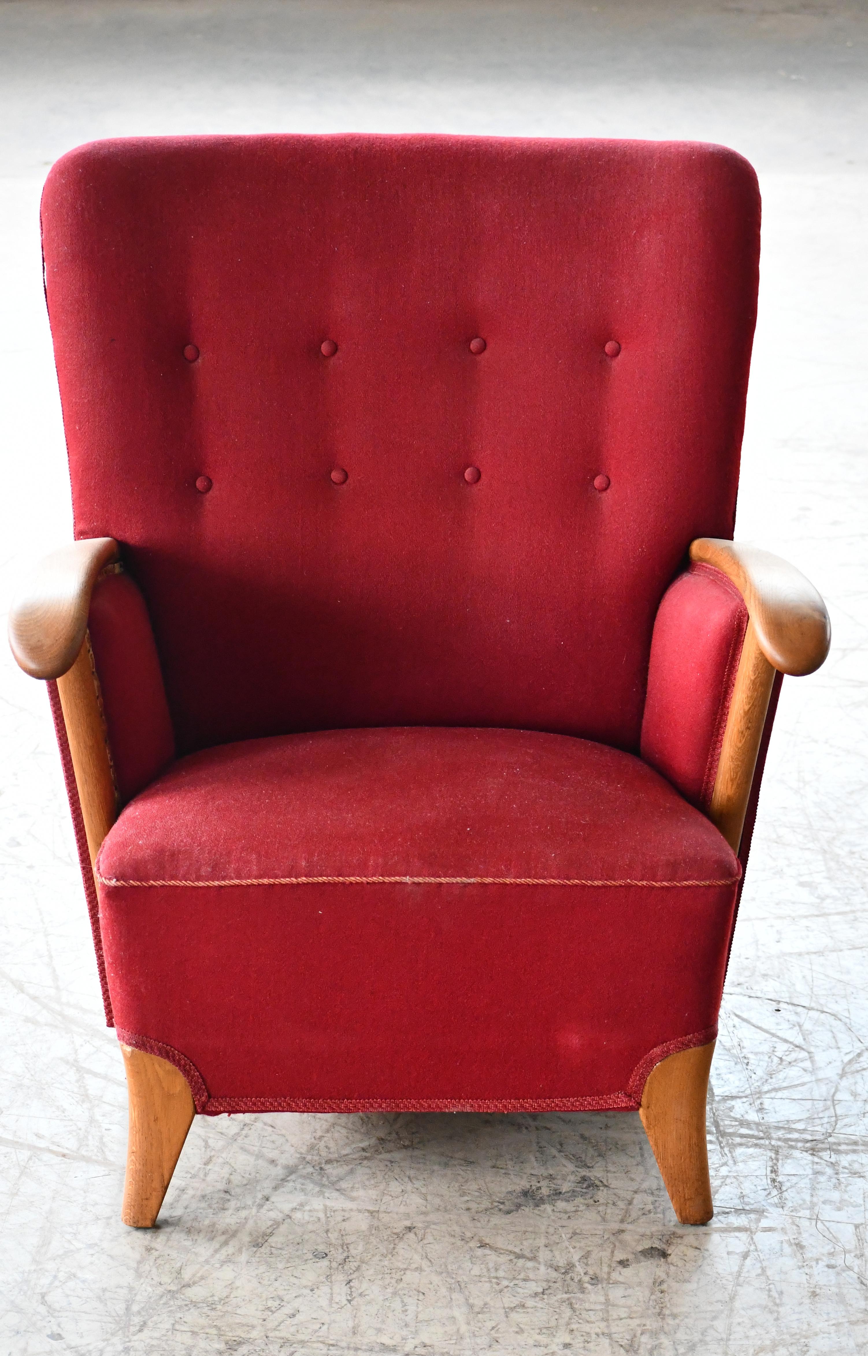 Scandinavian Modern Scandinavian Lounge Chair with Oak Armrest Conical Legs Red Wool, 1940's  For Sale