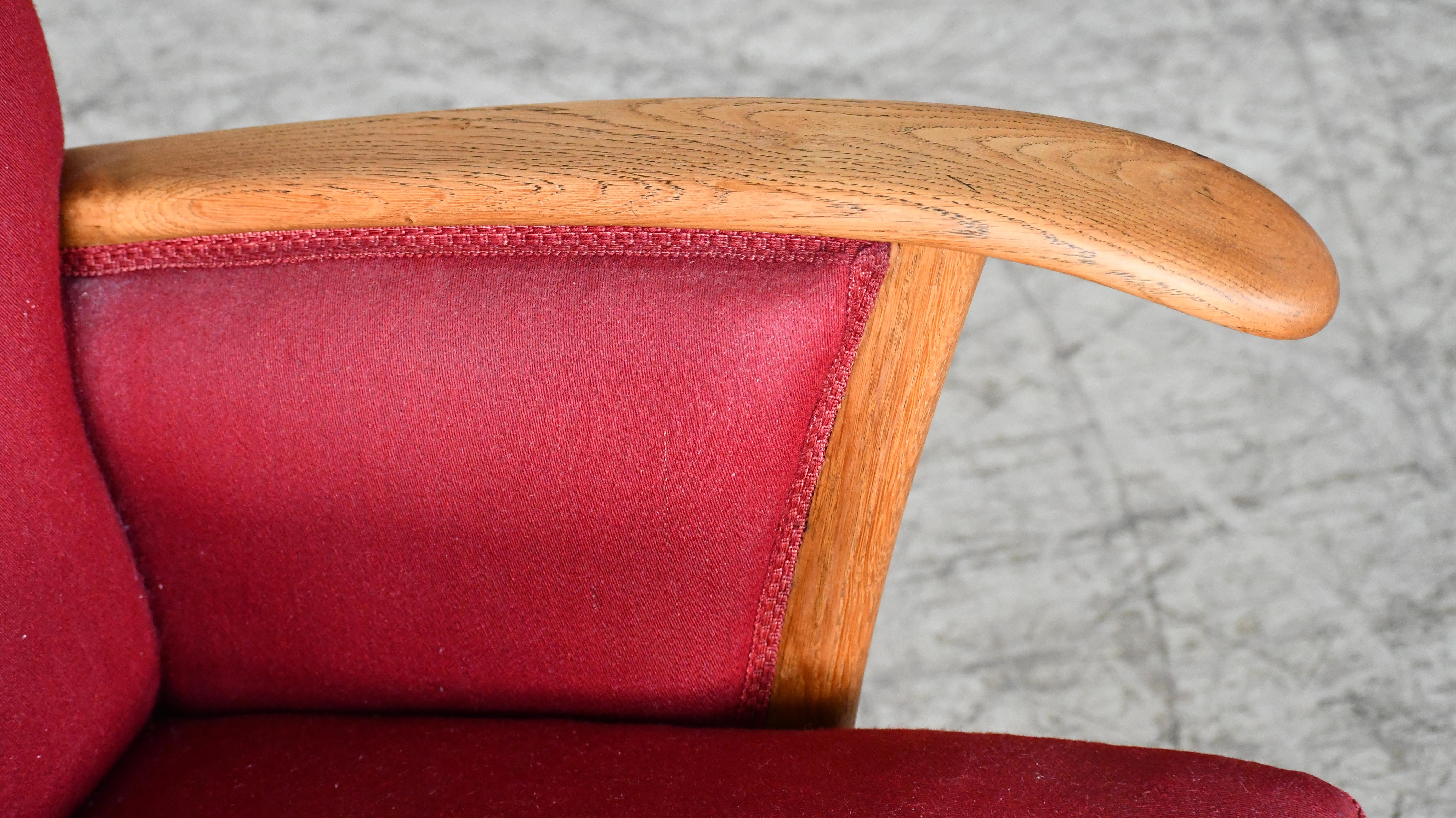 Scandinavian Lounge Chair with Oak Armrest Conical Legs Red Wool, 1940's  For Sale 2