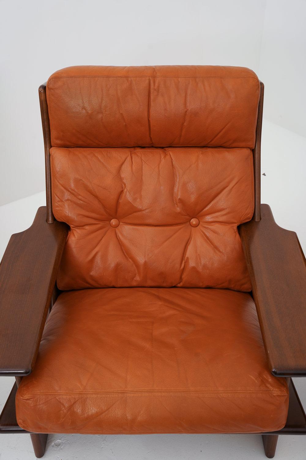 Scandinavian Lounge Chairs model 'Pele' by Esko Pajamies For Sale 5