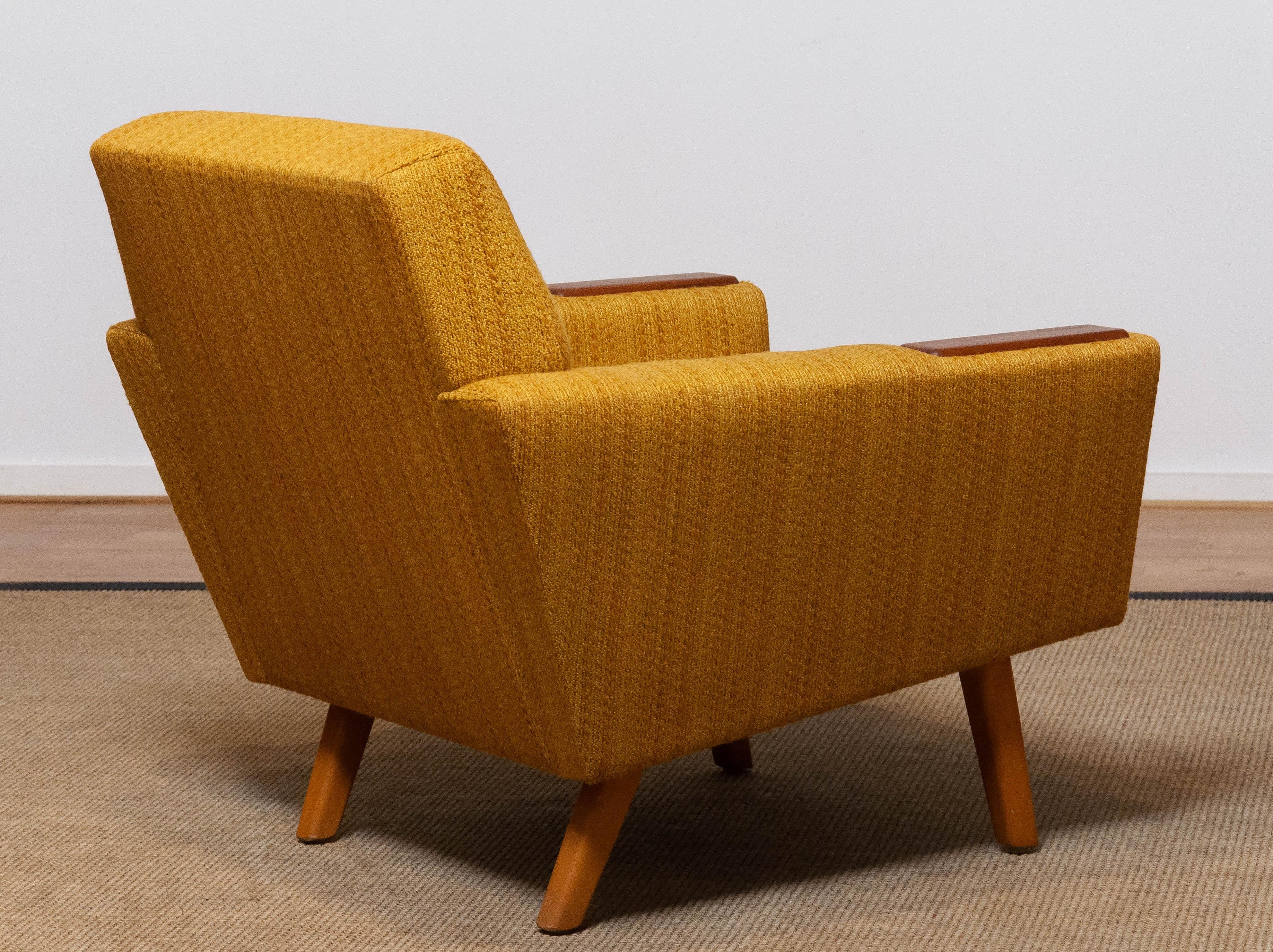 Mid-20th Century Scandinavian Lounge Chairs with Ochre Fabric And Teak Paws, Denmark 1950s