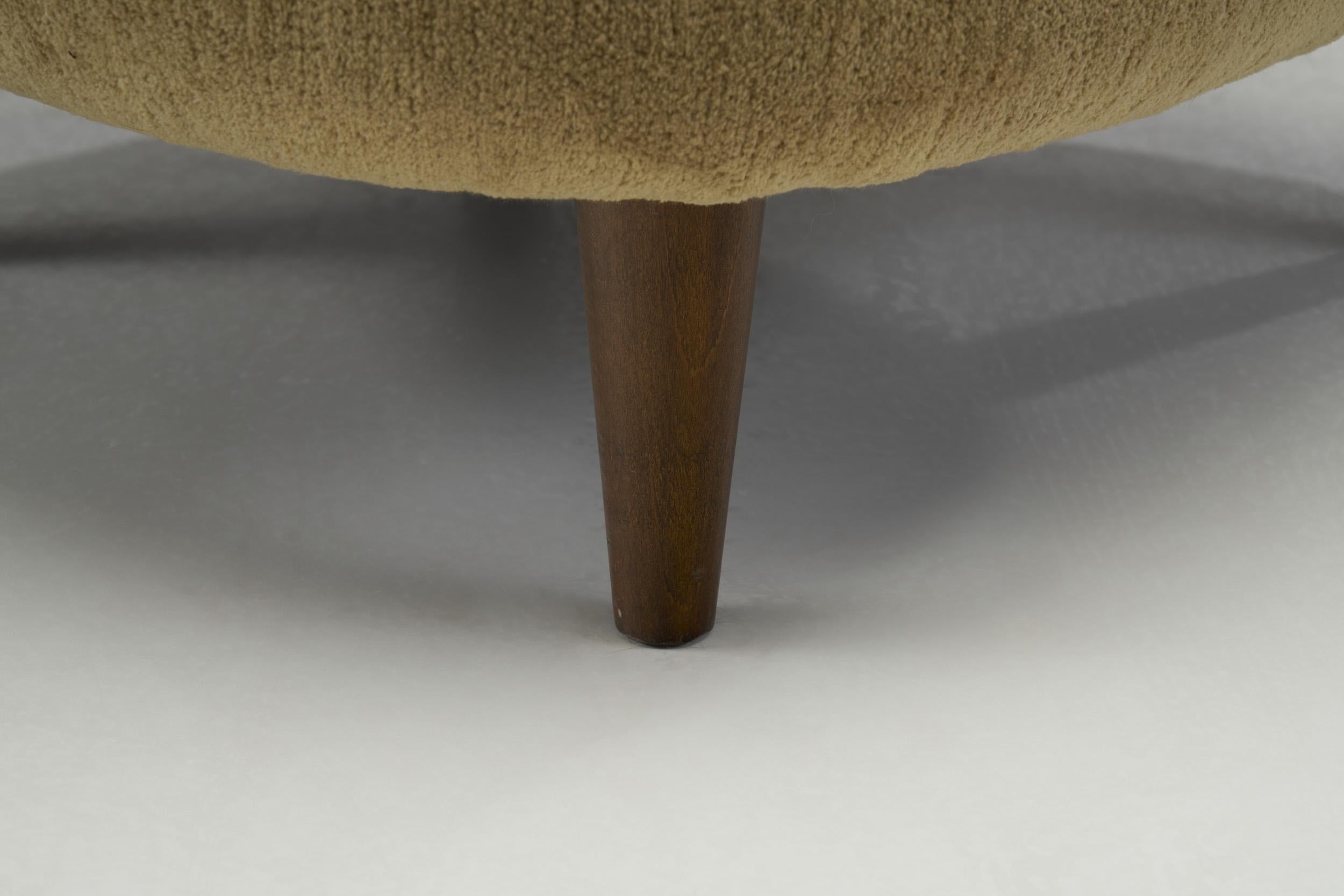 Chaises longues scandinaves à pieds fuselés, Scandinavie, vers 1950 en vente 9