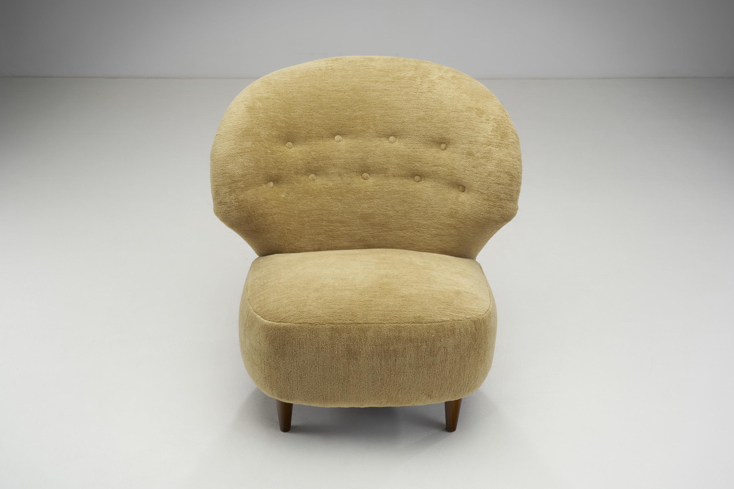 Milieu du XXe siècle Chaises longues scandinaves à pieds fuselés, Scandinavie, vers 1950 en vente