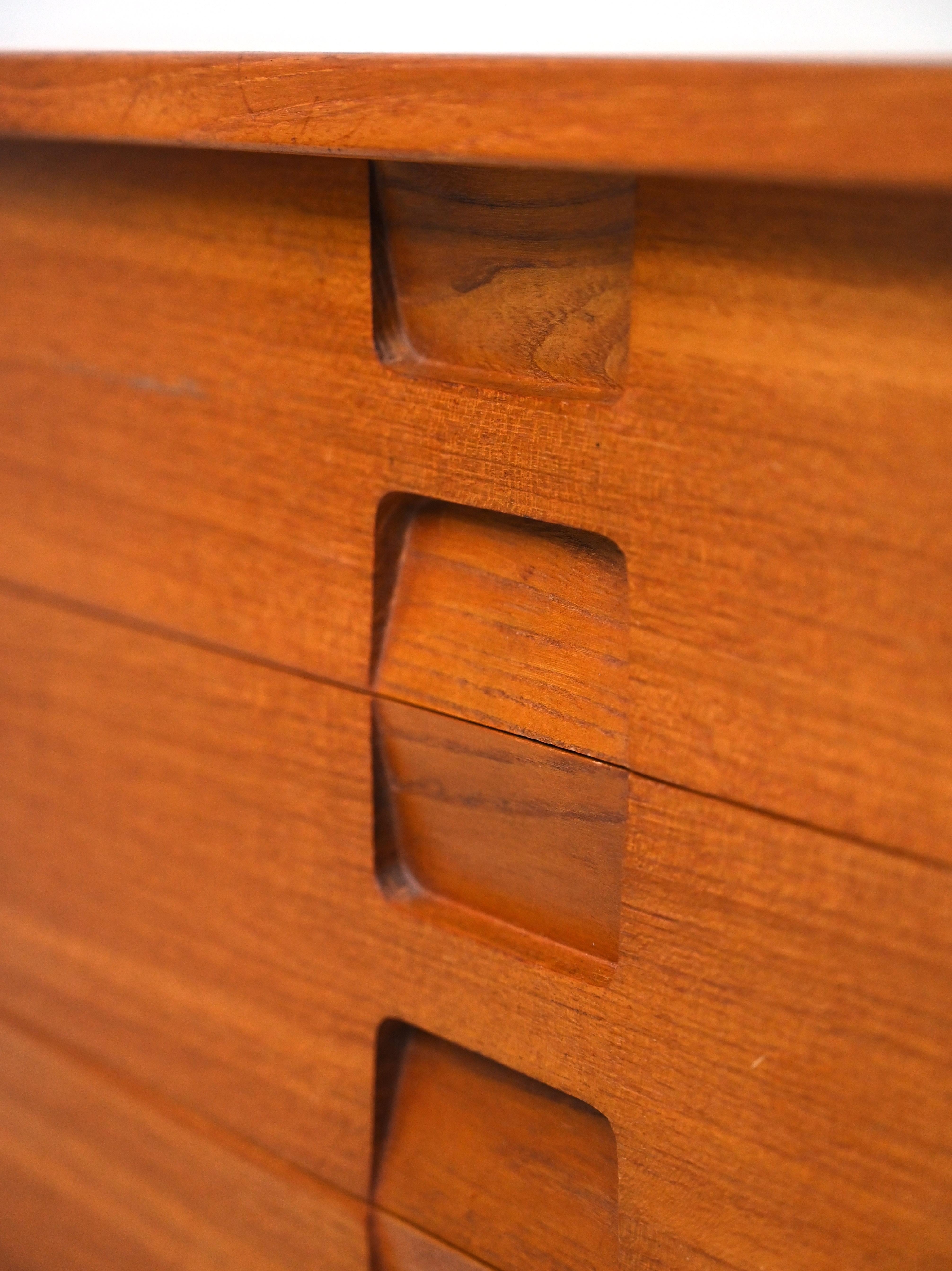 Scandinavian-Made Sideboard with Bar Compartment 6