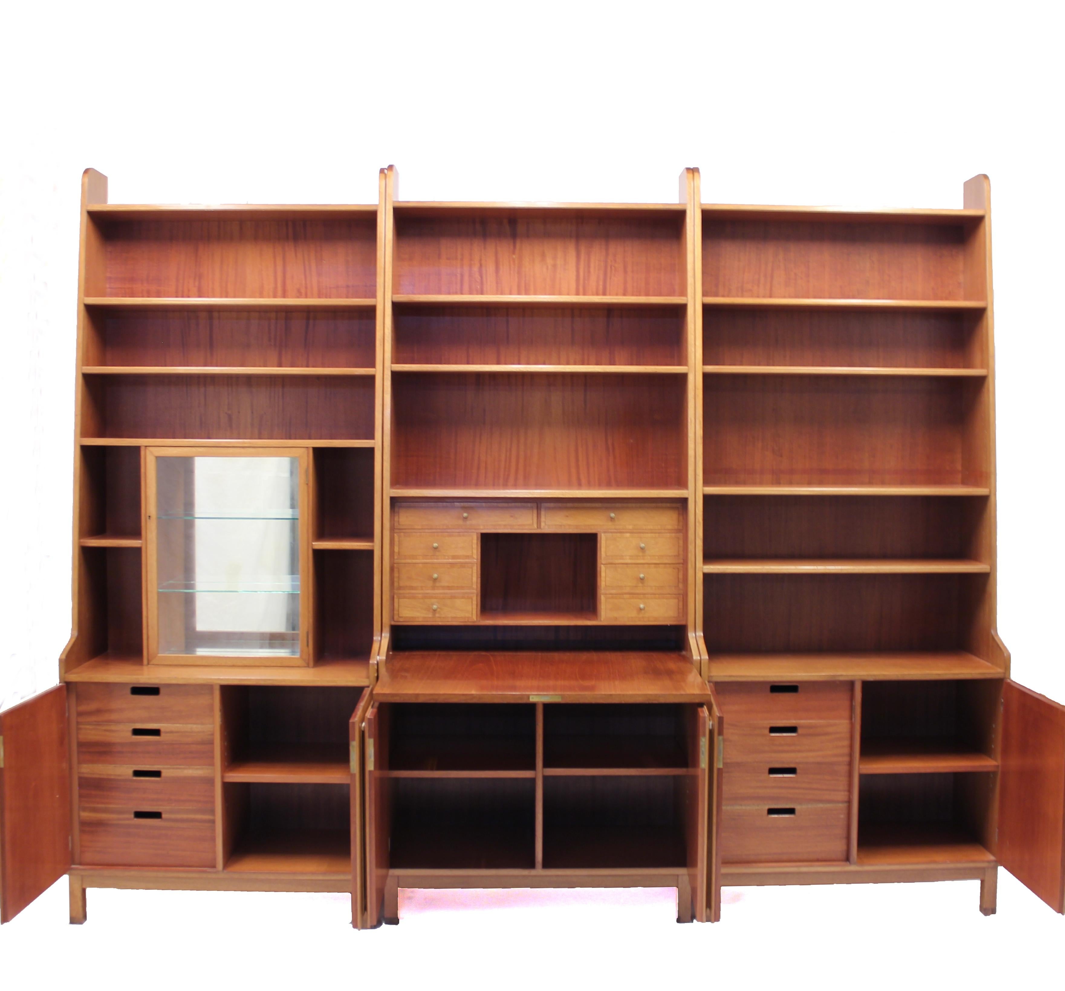 bookcase maker