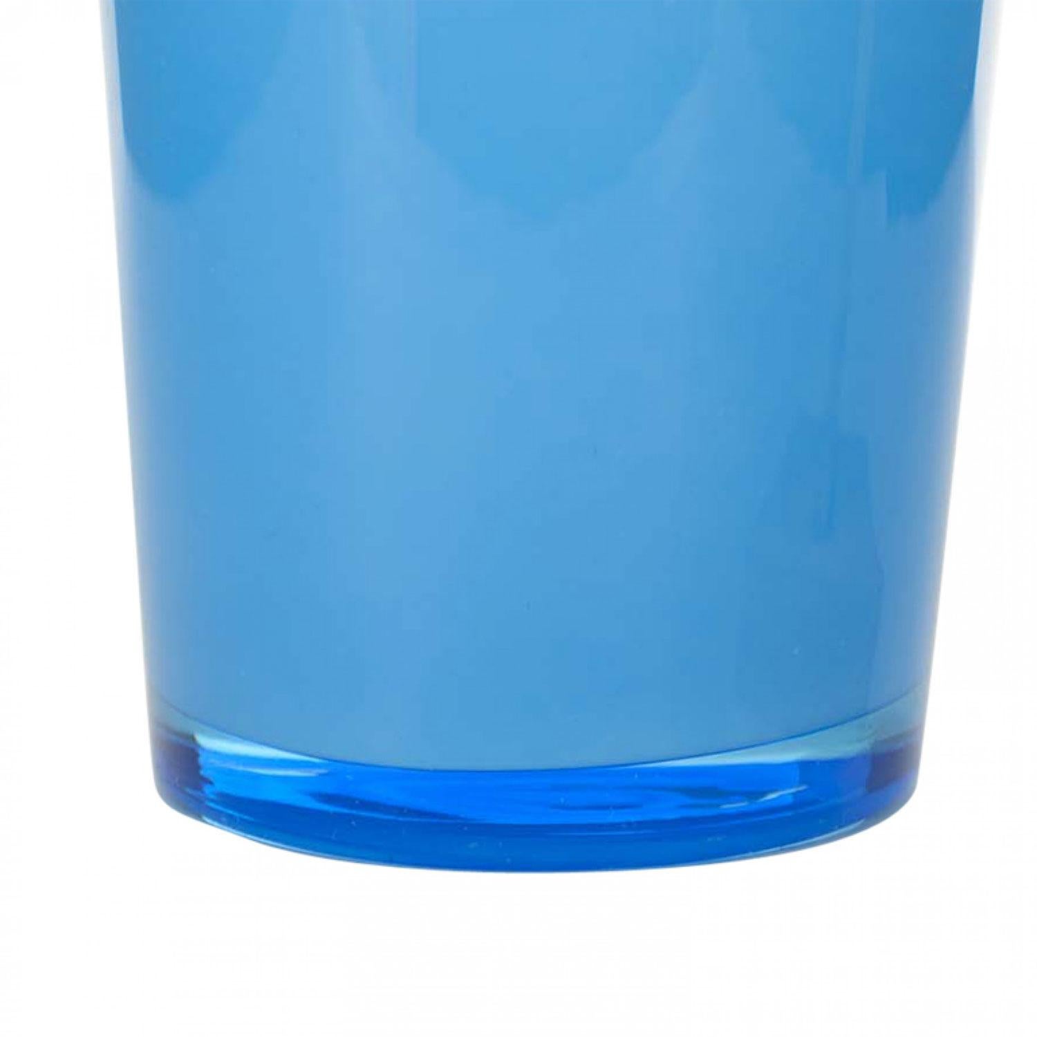 Skandinavische Vase aus blauem Glas aus der Mitte des Jahrhunderts (Moderne) im Angebot