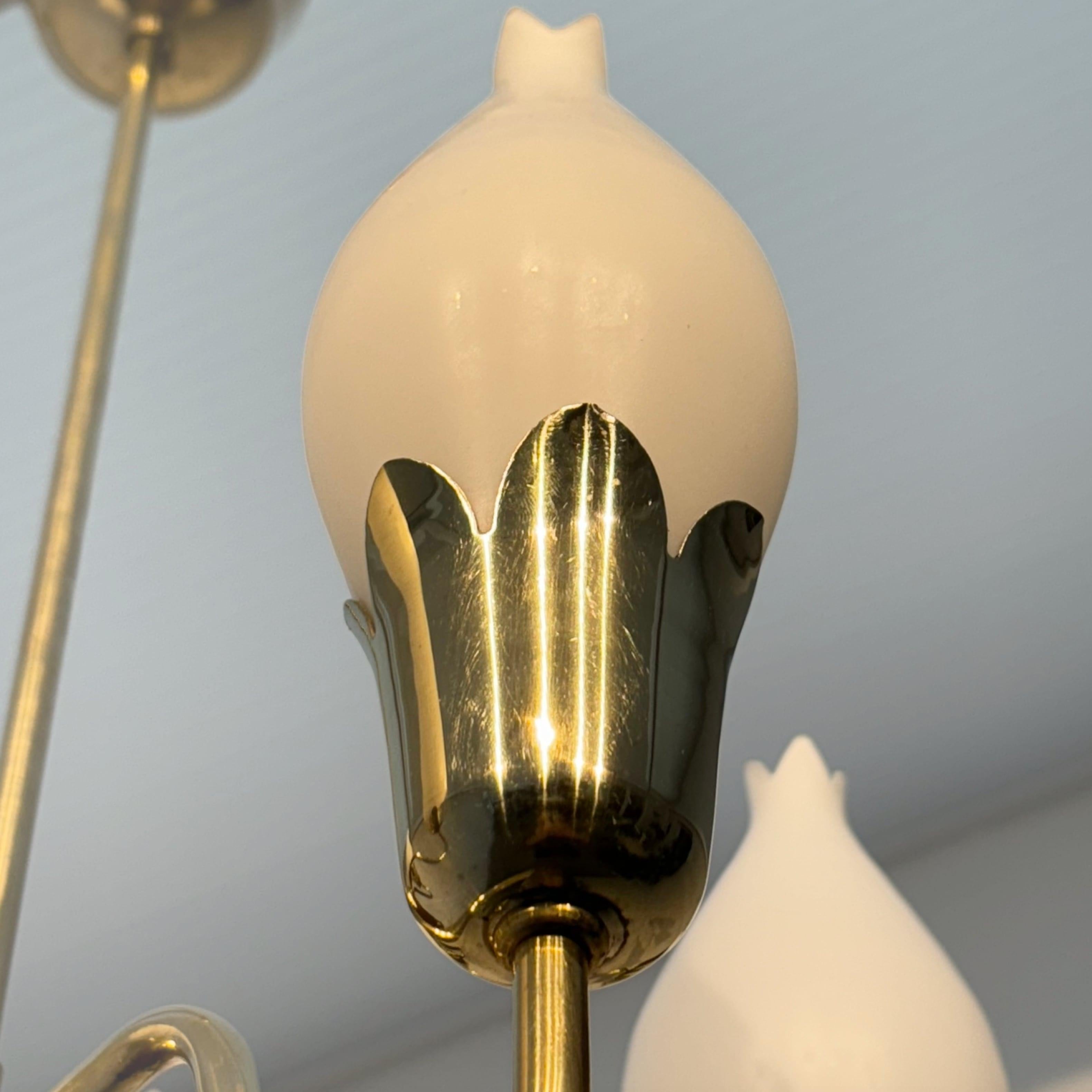 Lampadario scandinavo di metà secolo in ottone Tulip, Fog & Mørup, Danimarca, anni '50 in vendita 3