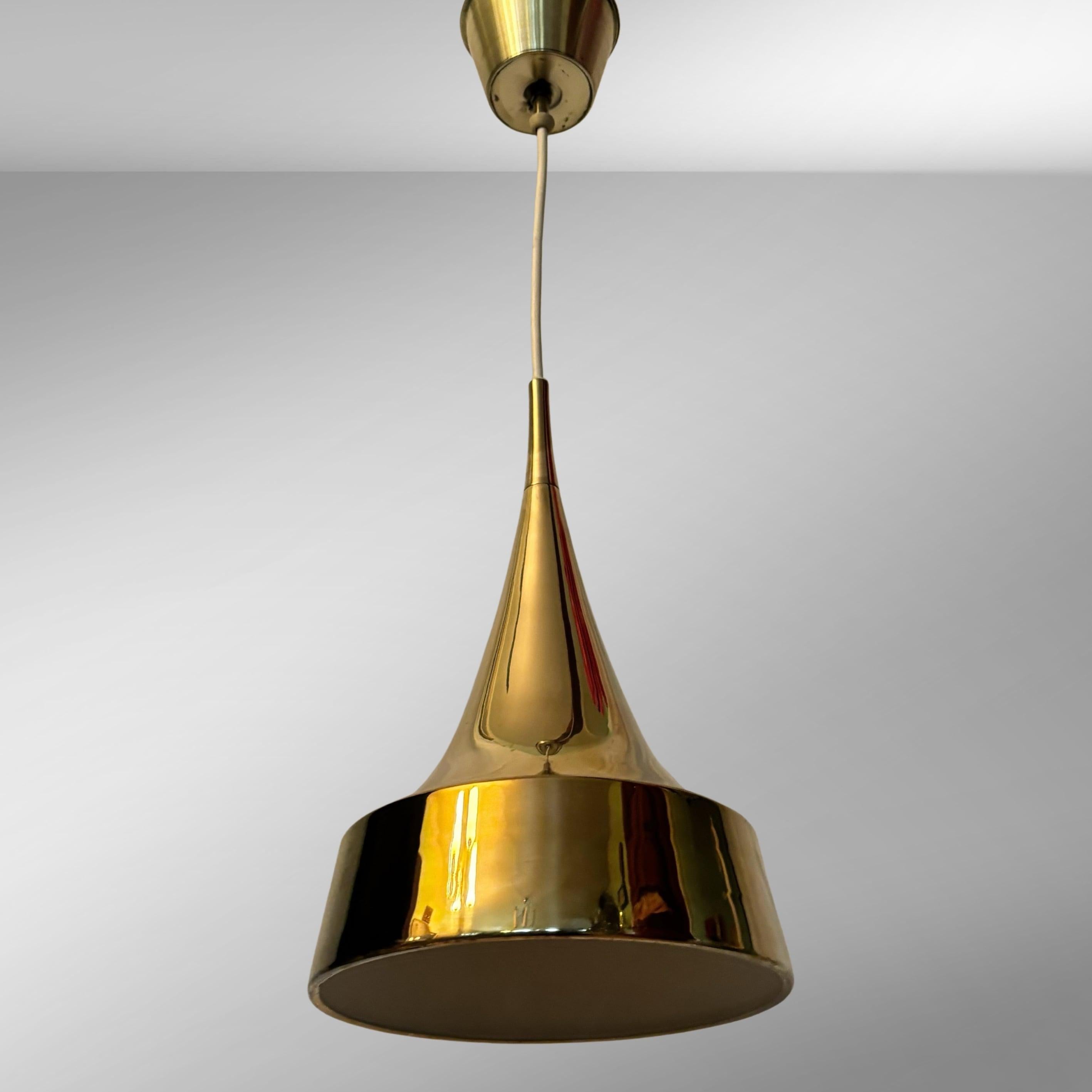 Mid-20th Century Scandinavian mid-century brass pendant lamp by Eje Ahlgren for Bergboms, Sweden For Sale