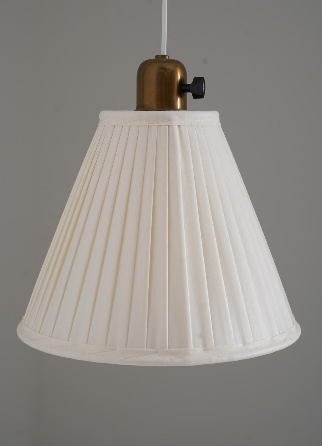 Scandinavian Mid-Century Brass Wall Lamp In Good Condition For Sale In Karlstad, SE