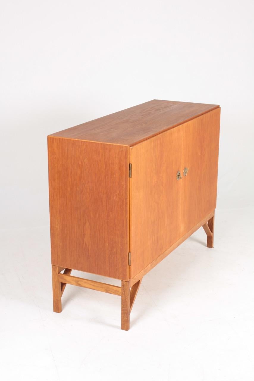 Scandinavian Midcentury Cabinet in Oak by Børge Mogensen, Danish Design 1960s In Good Condition In Lejre, DK