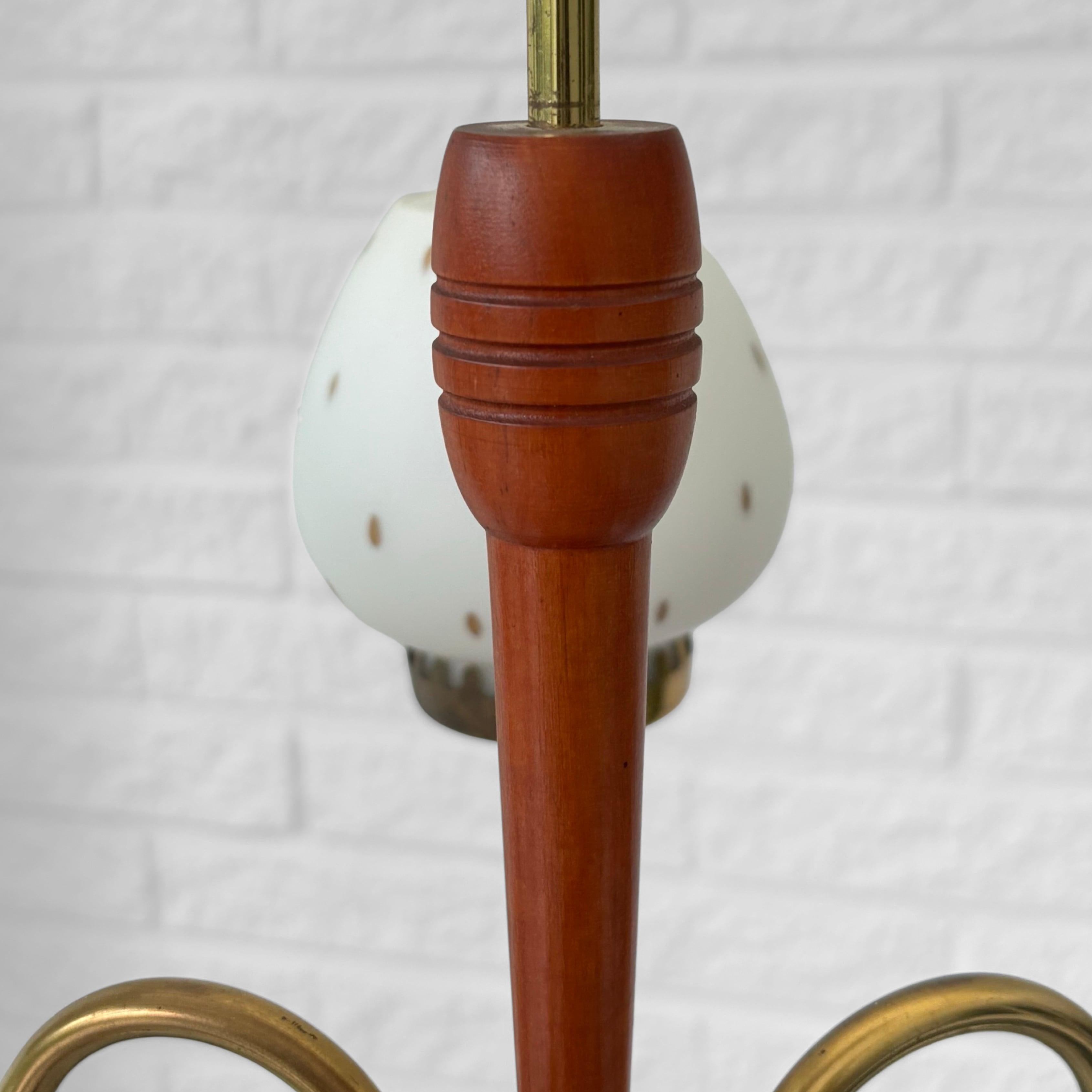 Lampadario scandinavo di metà secolo, ottone, vetro e betulla, Svezia, anni '50 in vendita 5