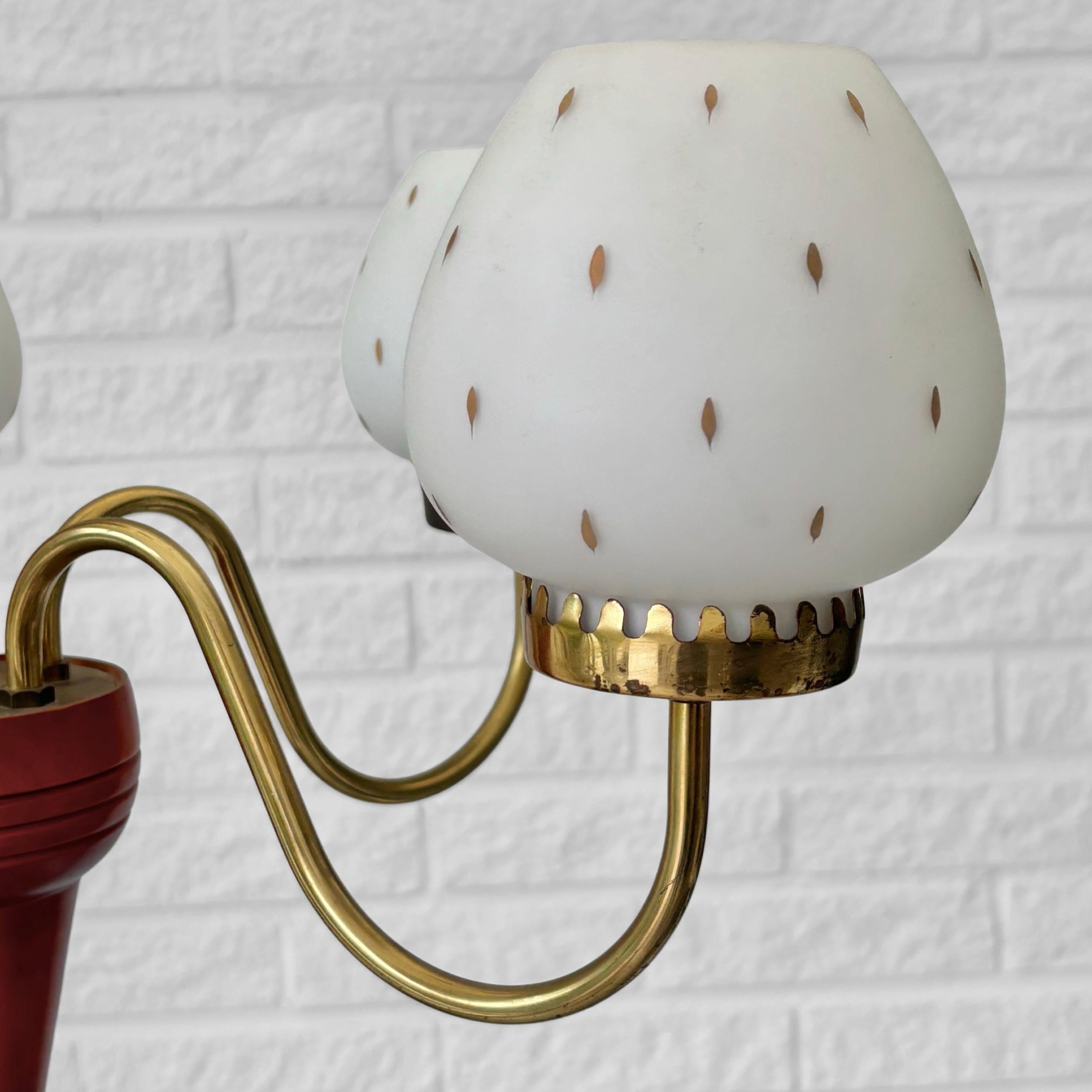 Lampadario scandinavo di metà secolo, ottone, vetro e betulla, Svezia, anni '50 in vendita 2