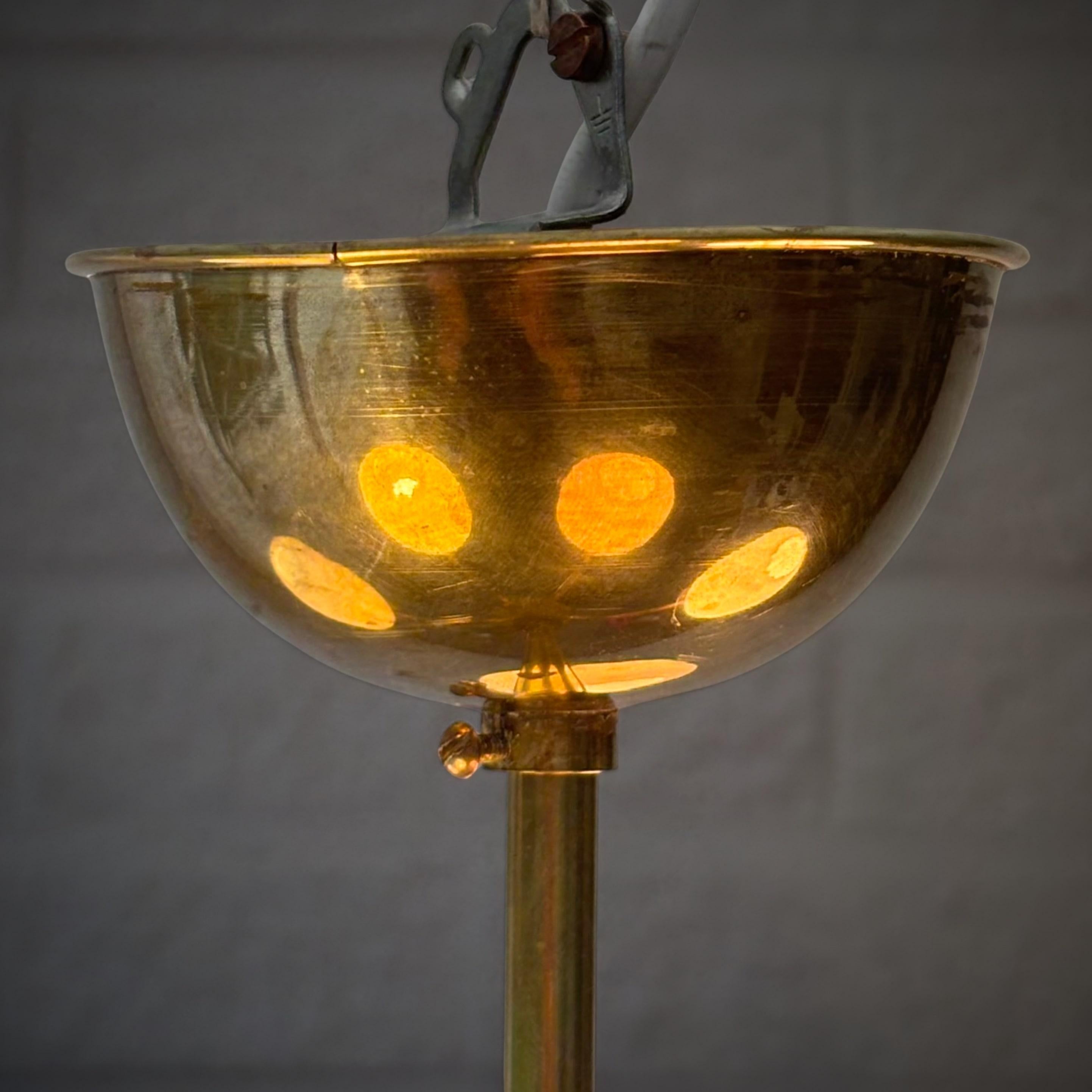 Lampadario scandinavo di metà secolo, ottone e vetro, cinque bracci, Svezia, anni '1950 in vendita 4