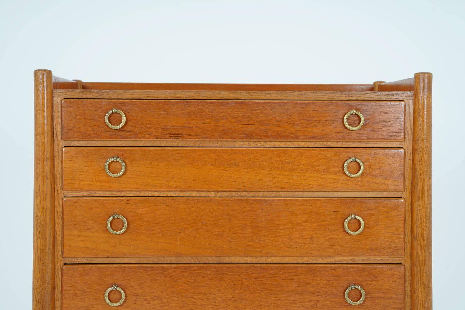 Swedish Scandinavian Mid-Century Chest of Drawers by Treman For Sale